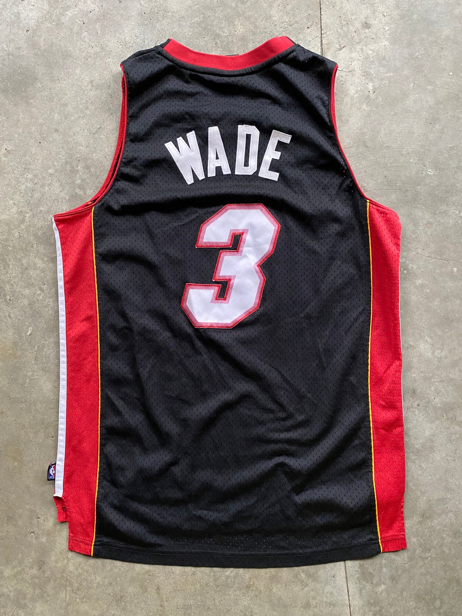 REEBOK WADE HEAT JERSEY / MEDIUM