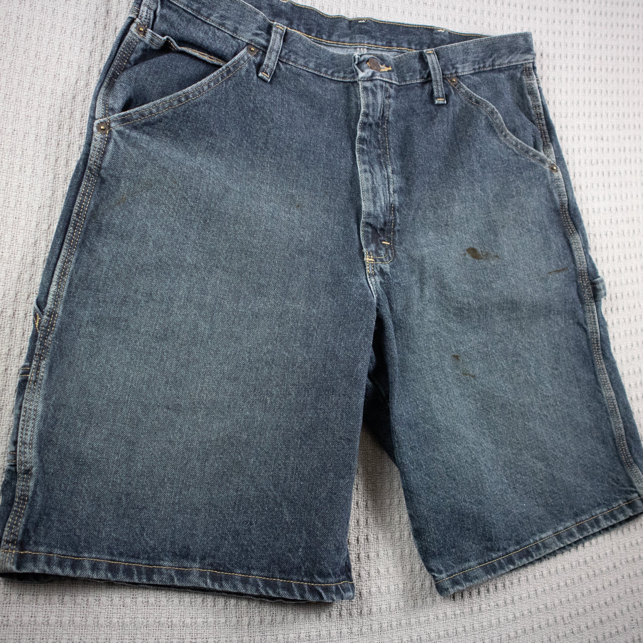 Wrangler Denim Carpenter Jorts / 36