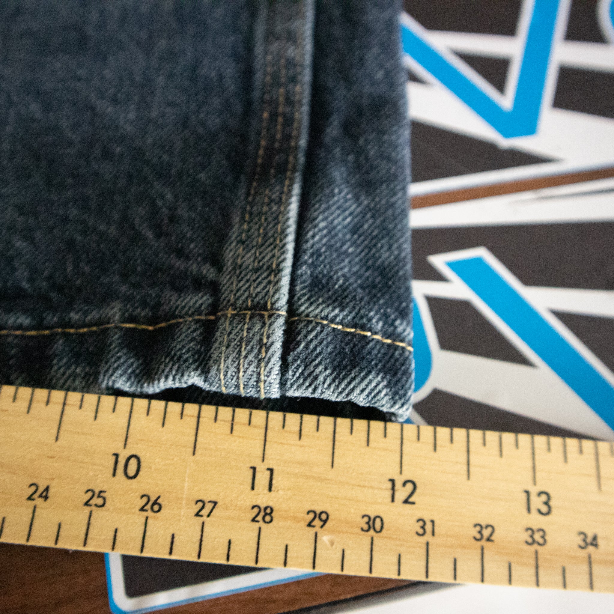 Wrangler Denim Carpenter Jorts / 36
