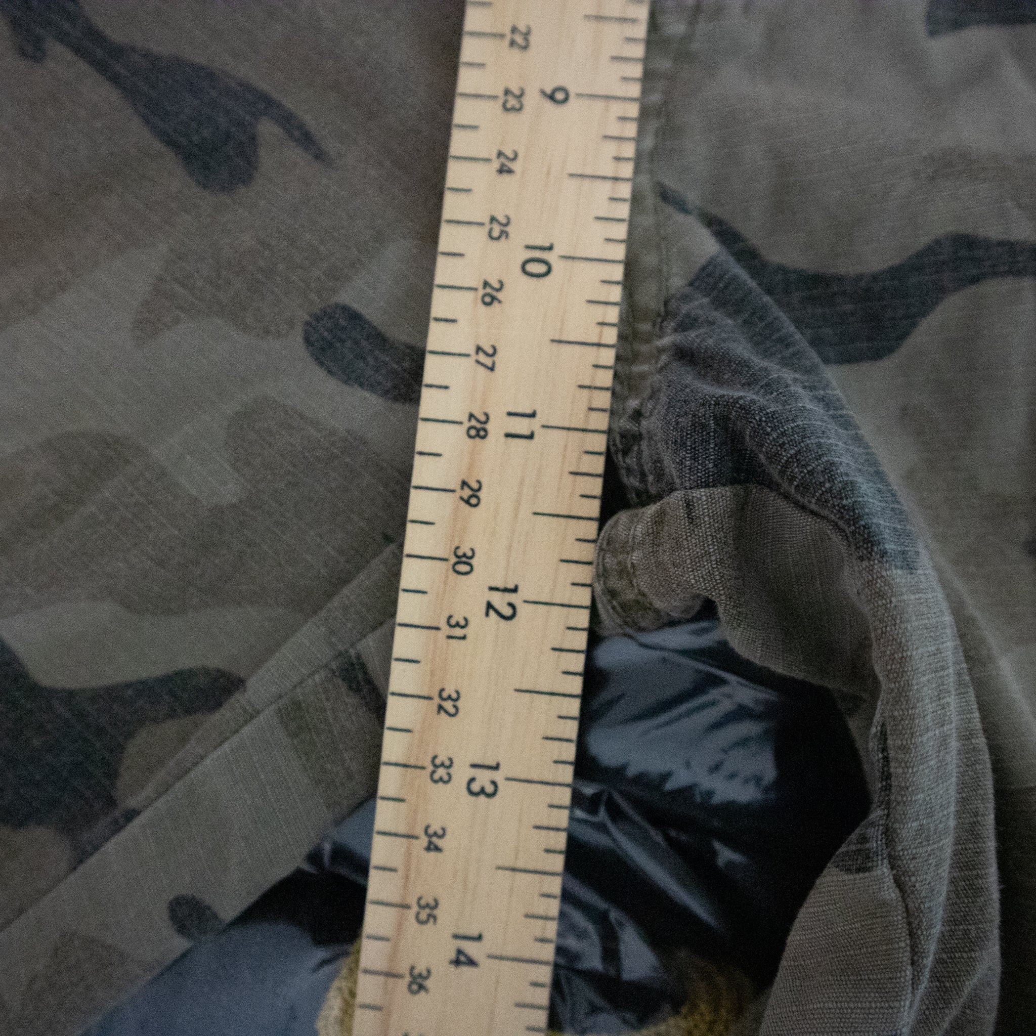 Billabong Camo Cargo Shorts / 32