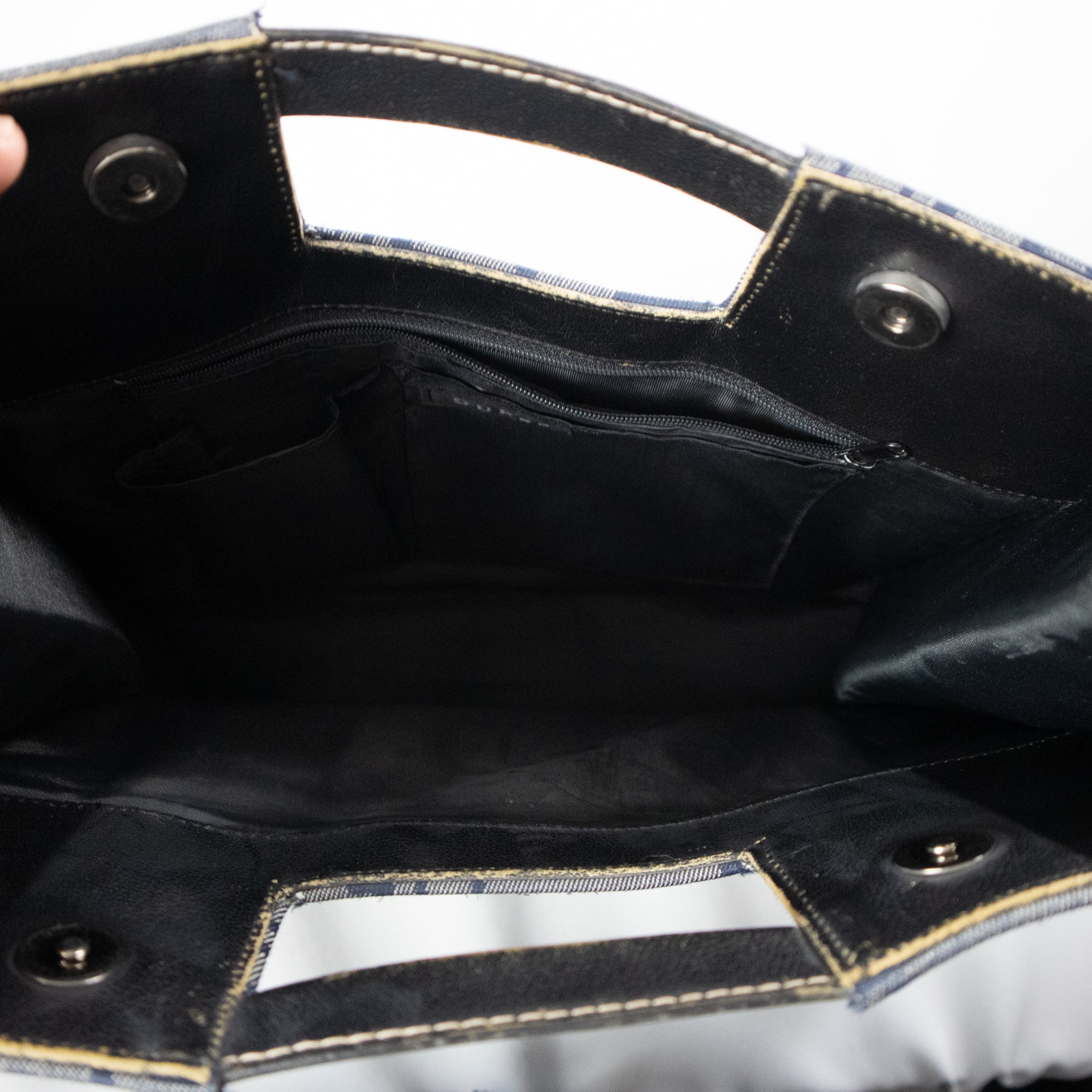 Guess Logo Minimalist Hand Bag / OS