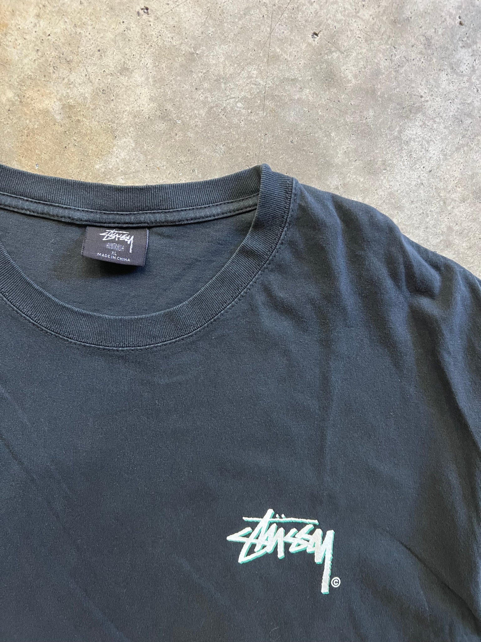 STUSSY BLACK TSHIRT / XLARGE