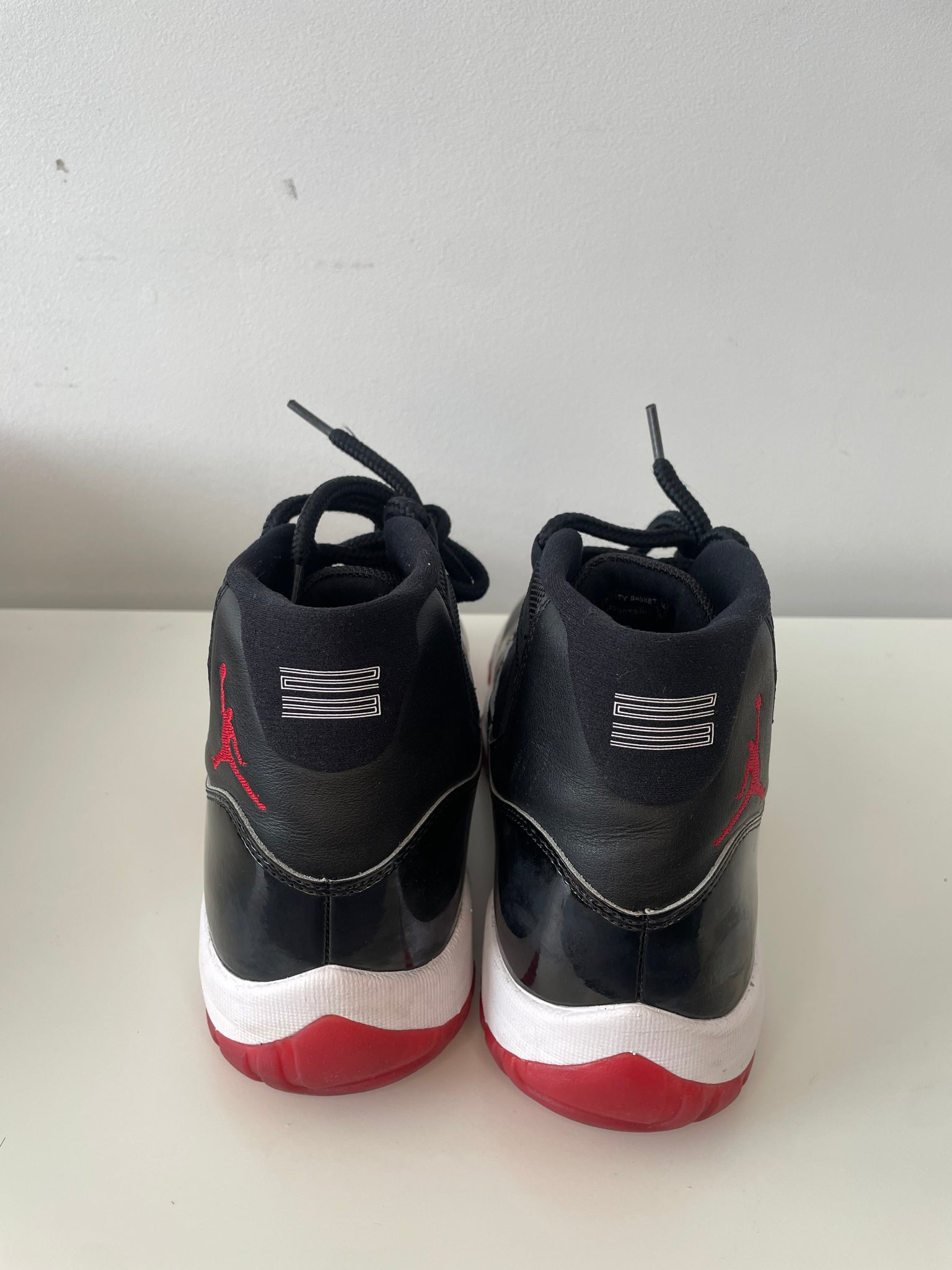 JORDAN 11 BRED / M9.5