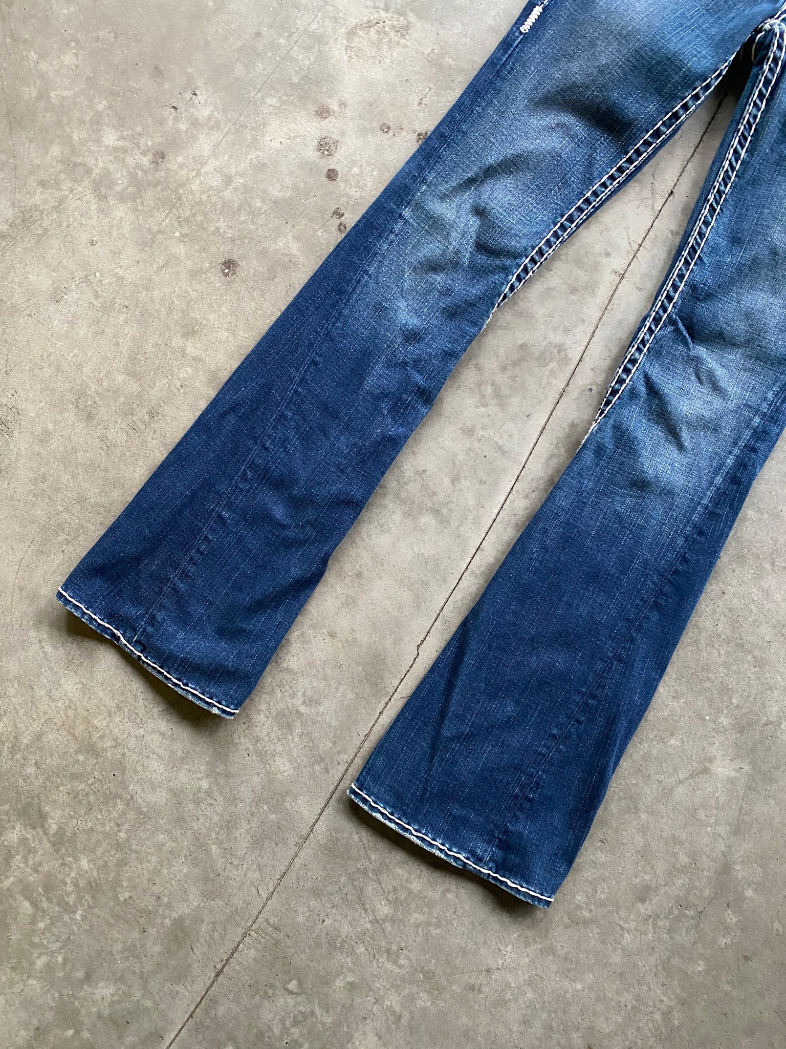 TRUE RELIGION Y2K FLARED DENIM / 25x34