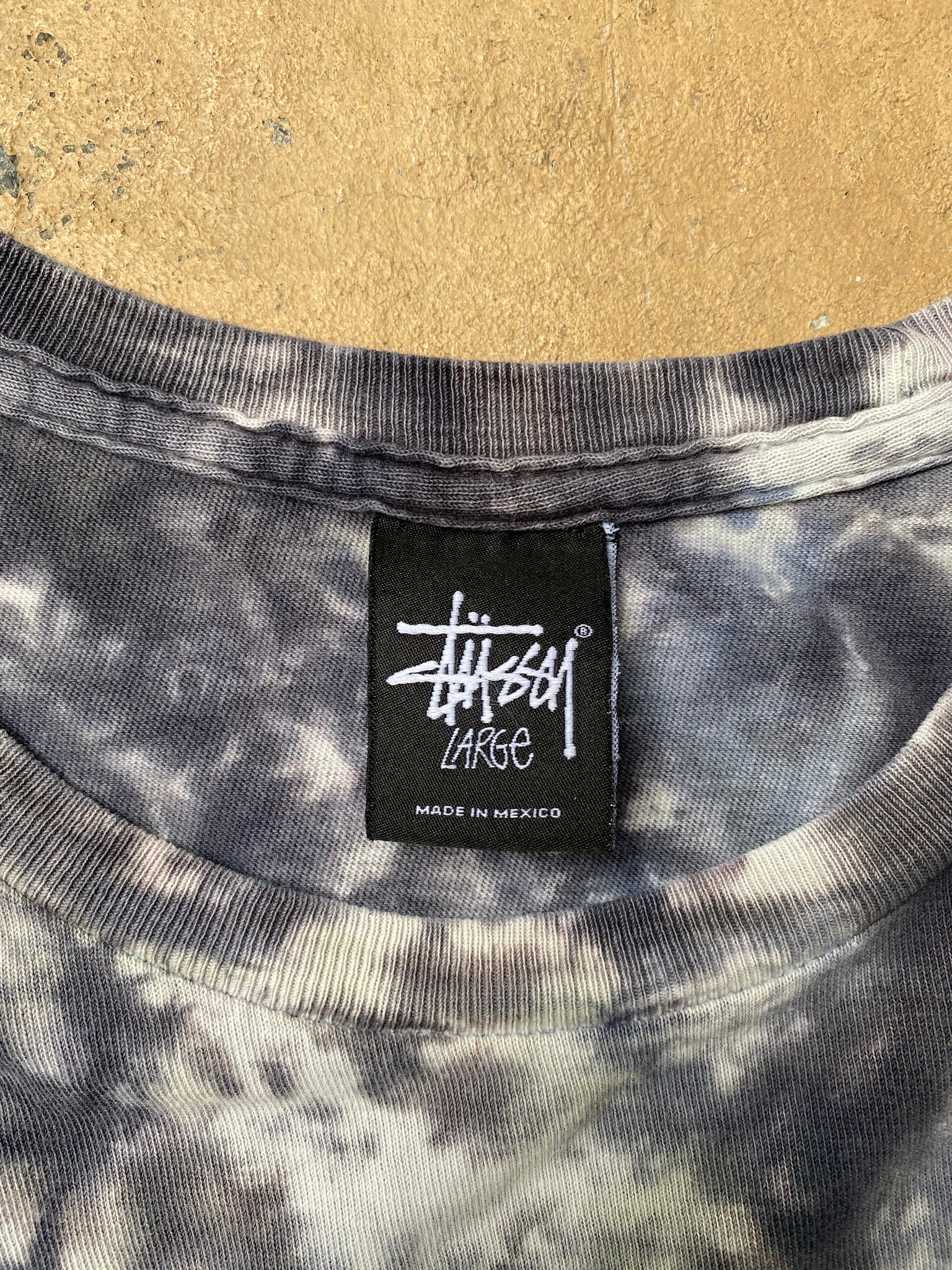 STUSSY TYEDYE TSHIRT / LARGE