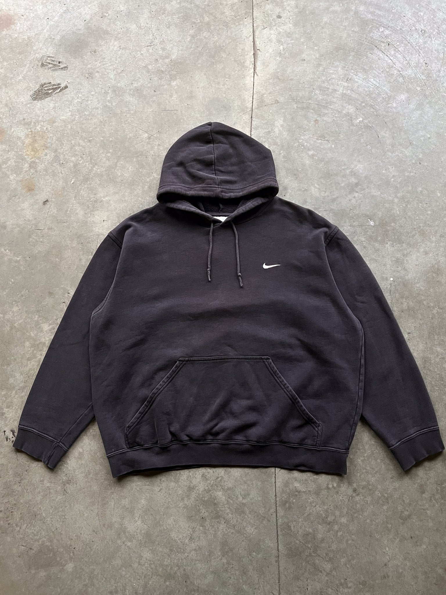 NIKE BLACK CHEST LOGO HOODIE / XLARGE