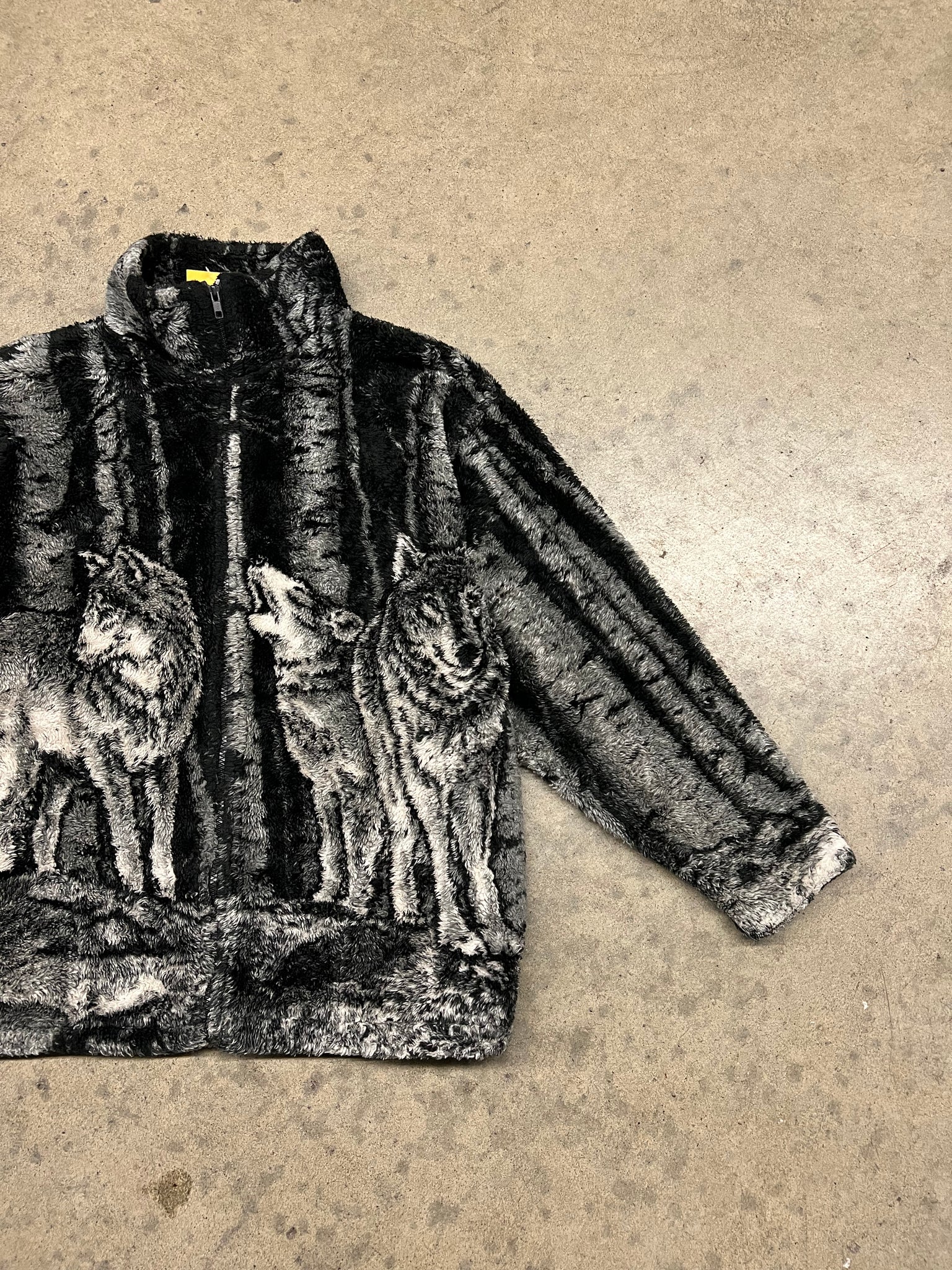 1990s Wolf fleece zipup / medium