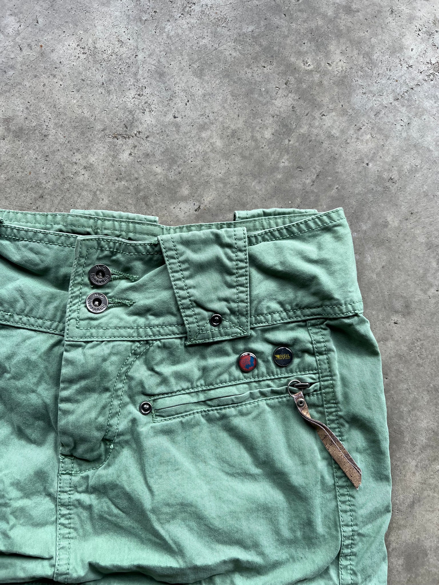 DIESEL GREEN MINI CARGO SKIRT / 26