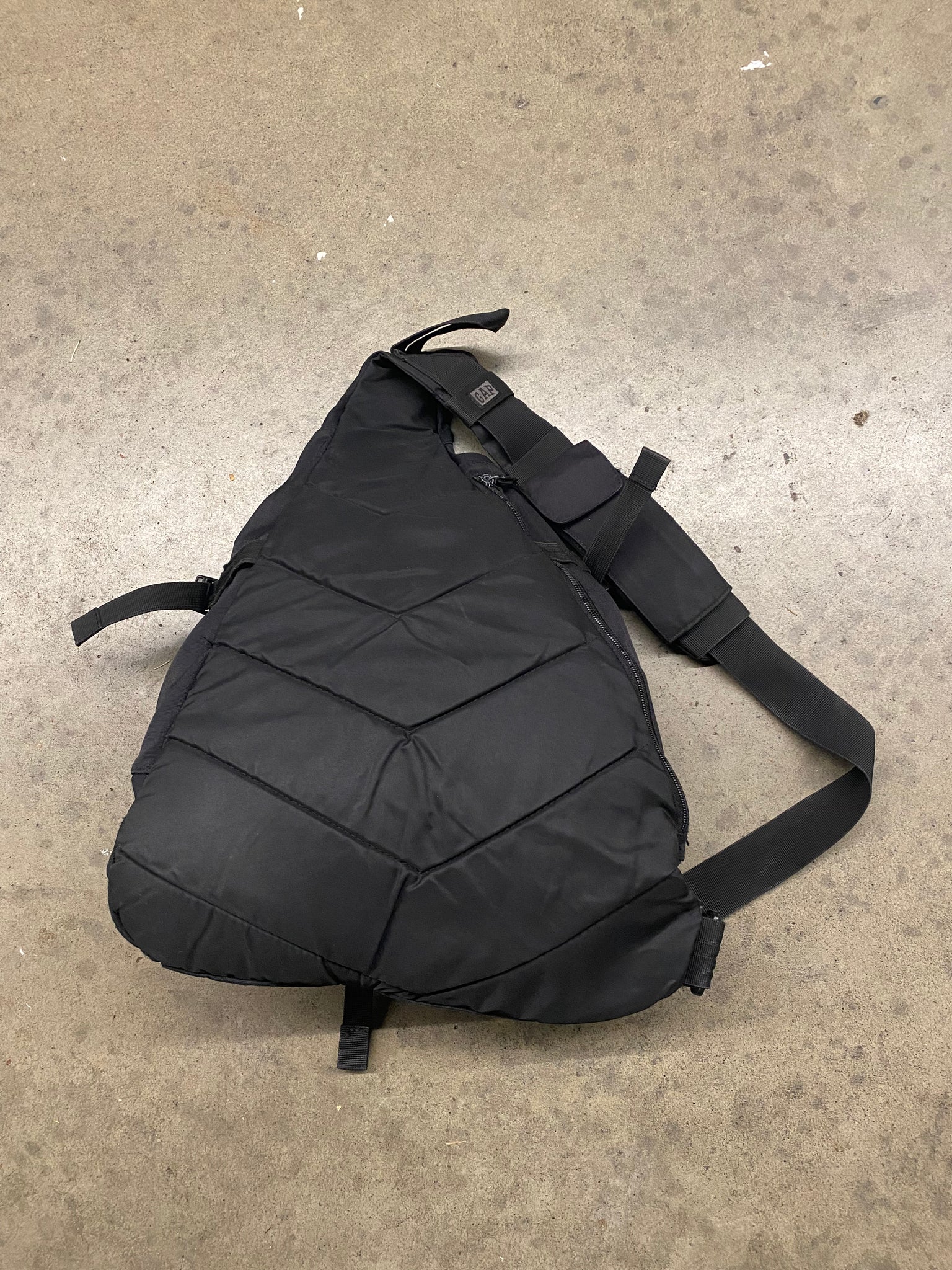 1990s GAP SLING BAG