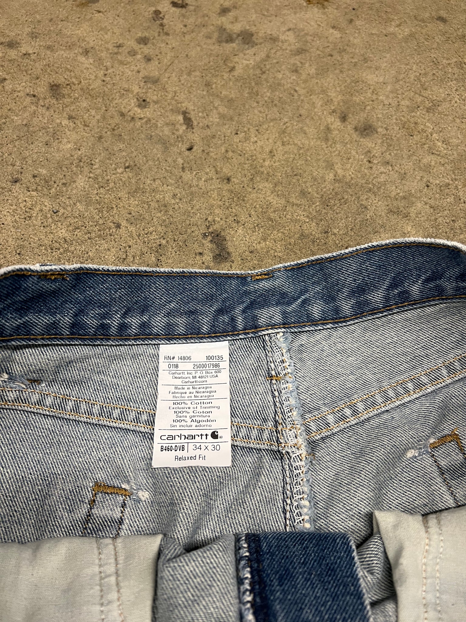 CARHARTT DISTRESSED DENIM / 34x30