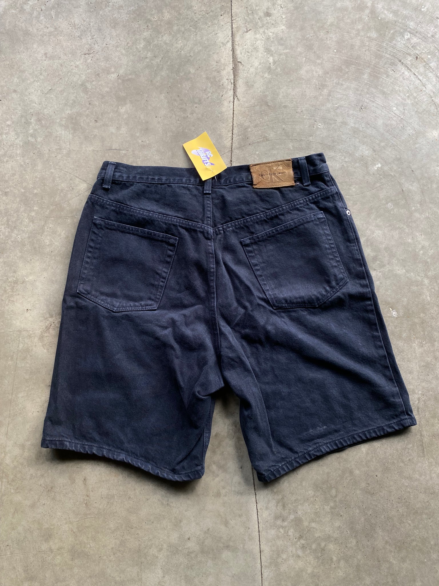 CALVIN KLEIN BLACK JORTS / 34