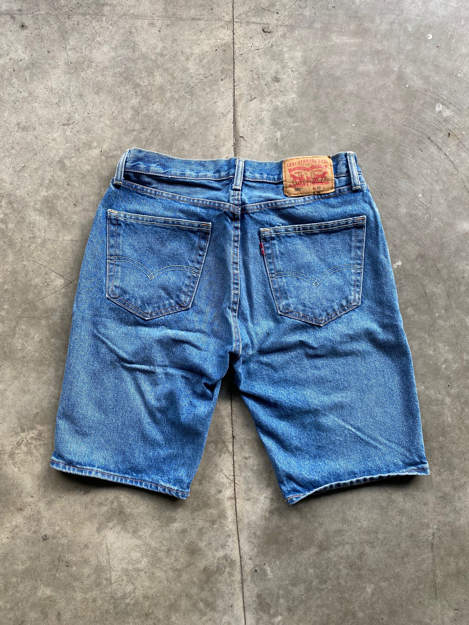 LEVIS 505 JORTS / 32