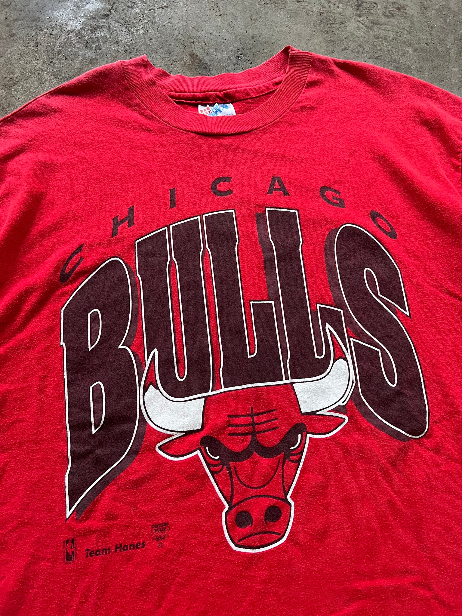 CHICAGO BULLS RED TEE / XLARGE