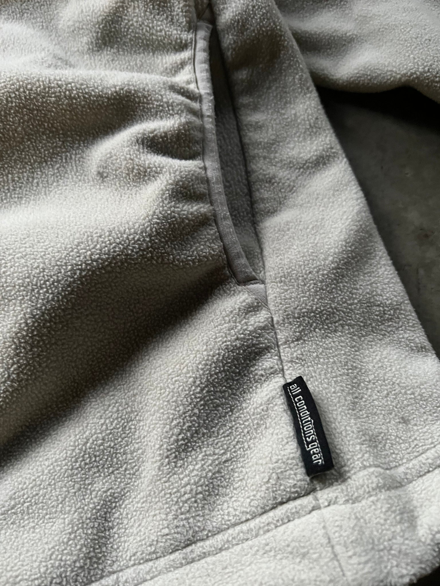 ACG BEIGE FLEECE ZIPUP / LARGE