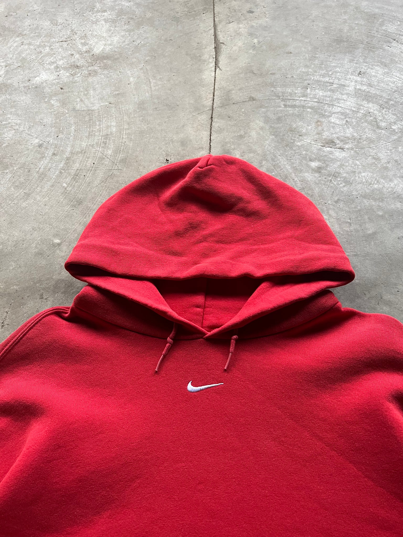 2000s NIKE RED MIDDLE SWOOSH HOODIE / LARGE