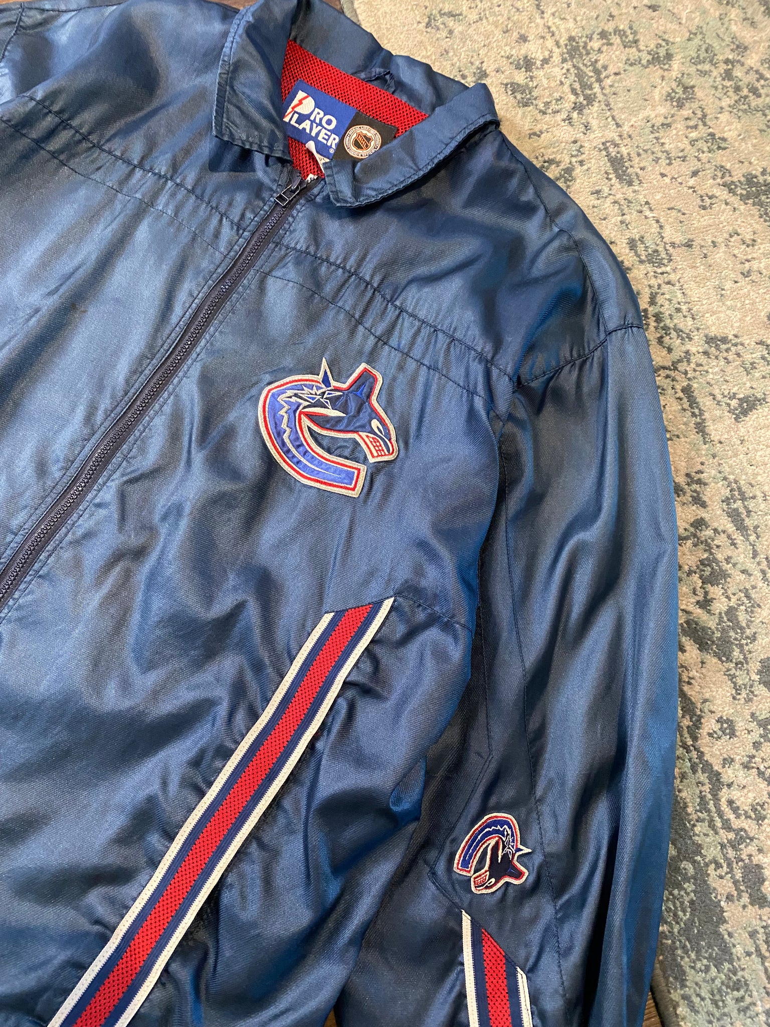 CANUCKS COACH JACKET BY PROPLAYER / LARGE