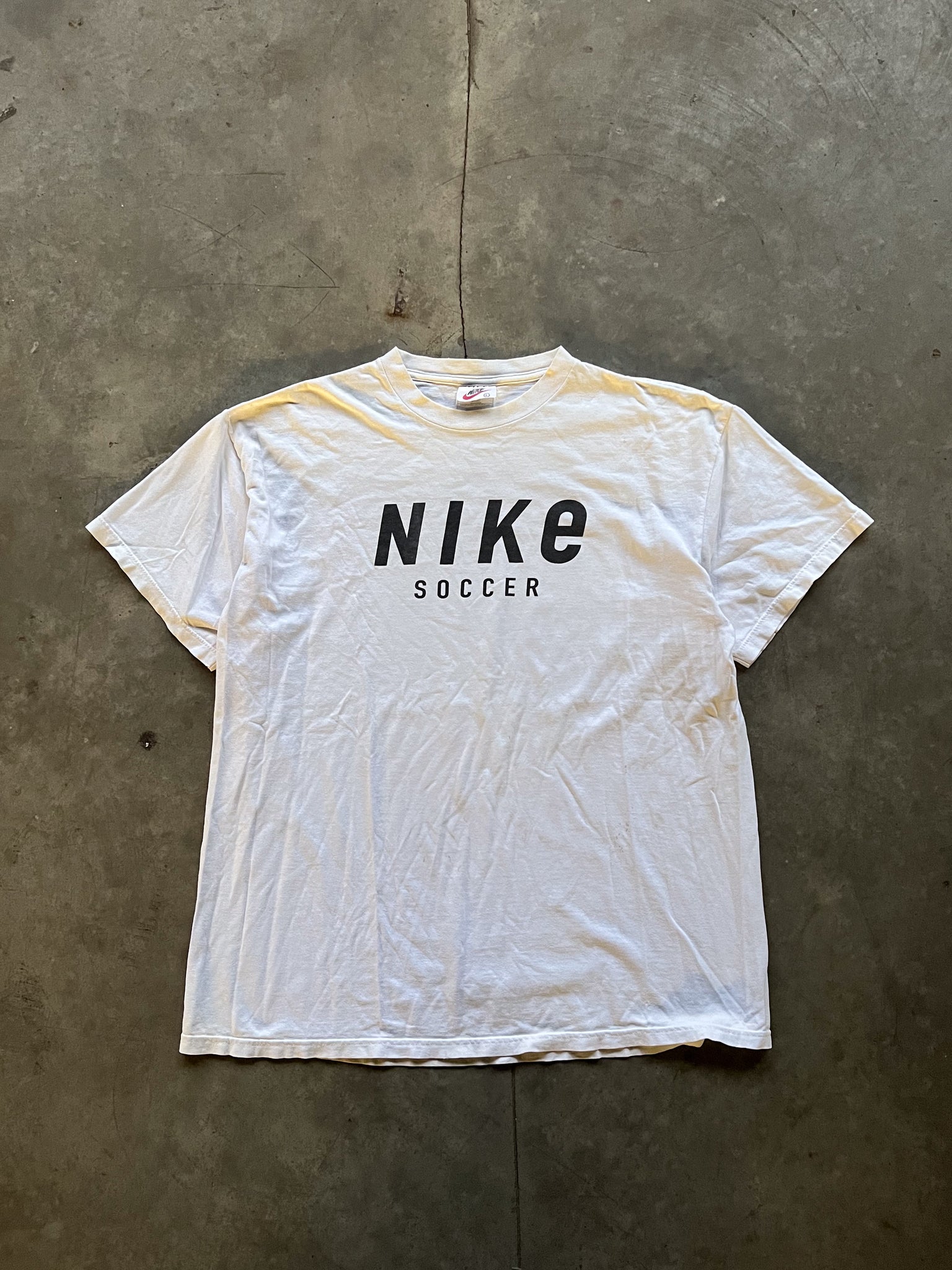 NIKE SOCCER TSHIRT / LARGE