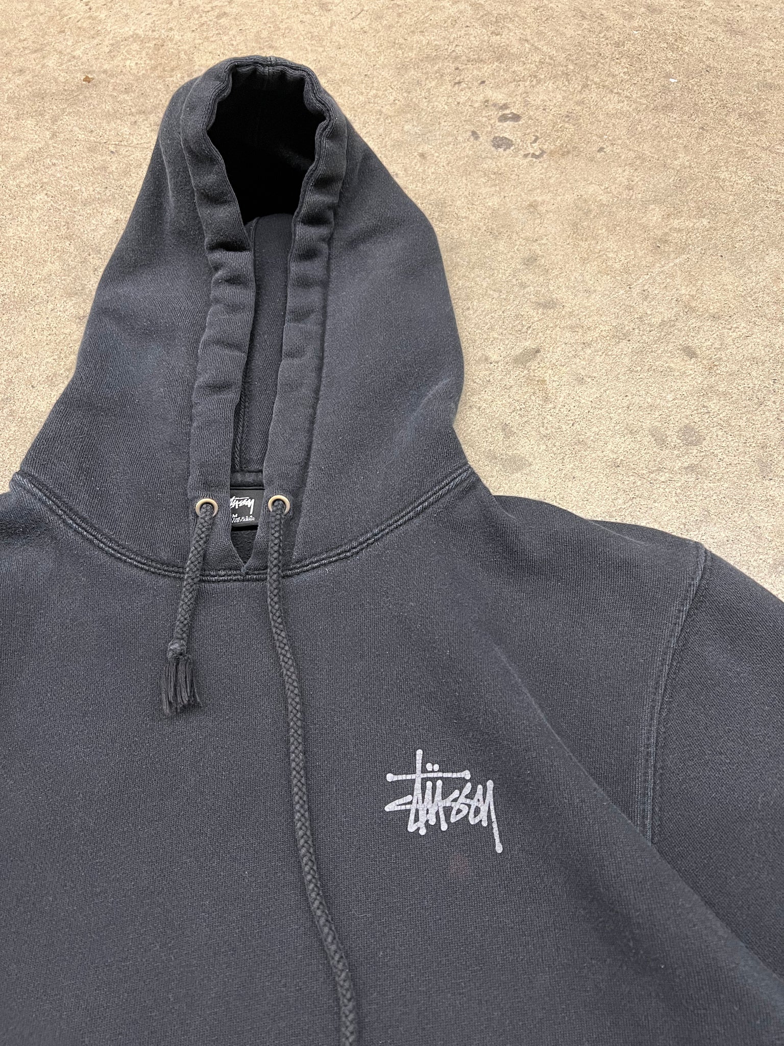 STUSSY BLACK LOGO HOODIE / MEDIUM