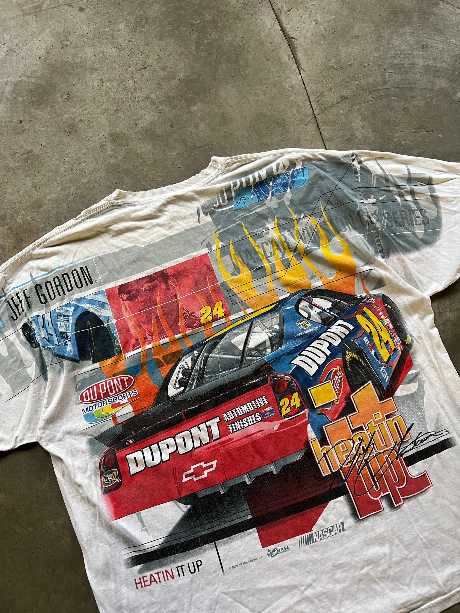 2003 JEFF GORDON CAR TSHIRT / XLARGE