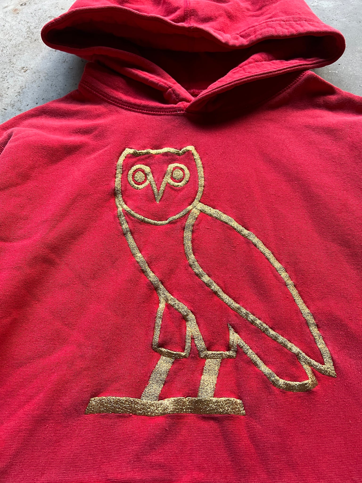 OVO RED EMBROIDERED LOGO HOODIE / MEDIUM