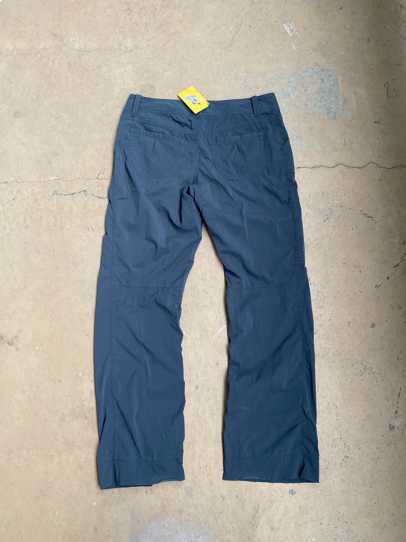 ARCTERYX WOMENS GREY TREK PANTS / 32X32