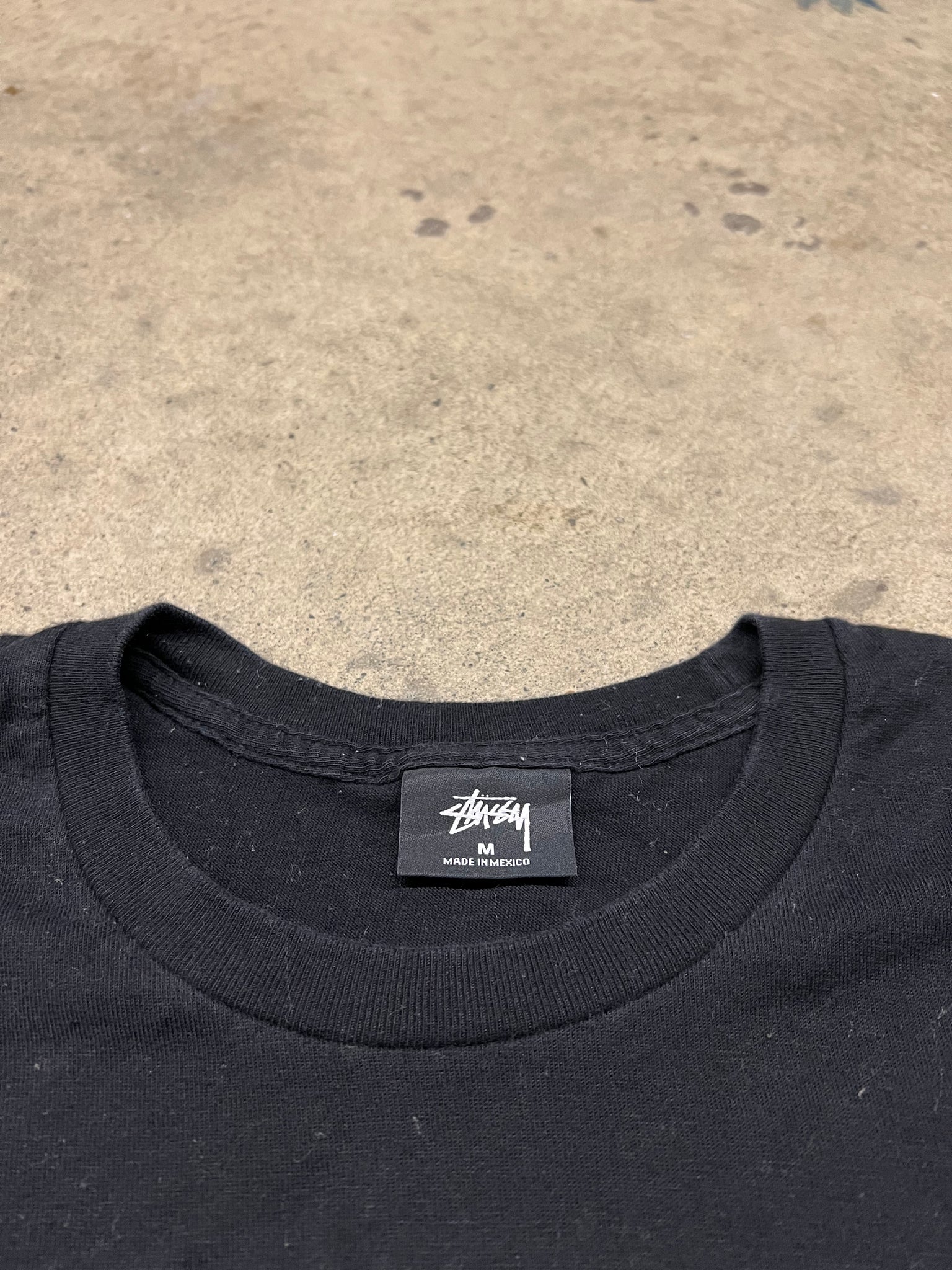 STUSSY EMBROIDERED LOGO TEE / MEDIUM