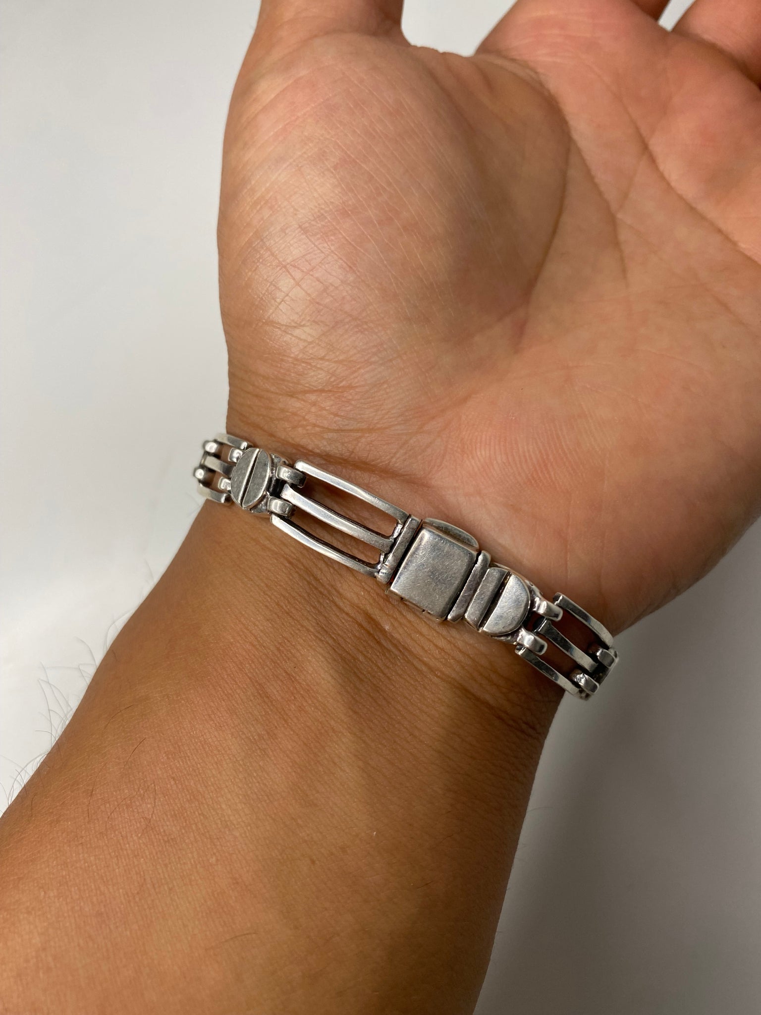 Biker style .925 silver interlocking clasp bracelet