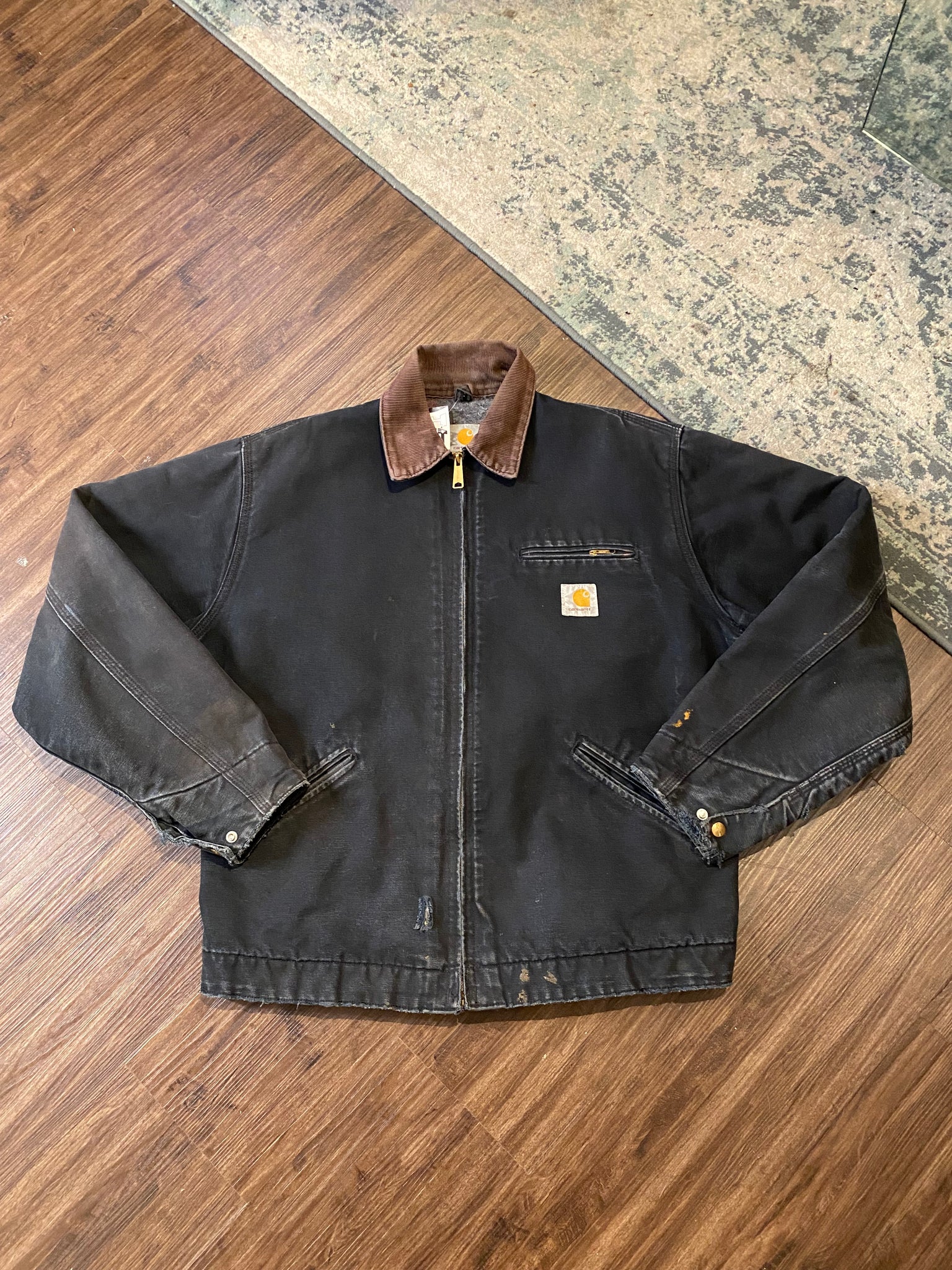 Carhartt black Detroit J01 / large