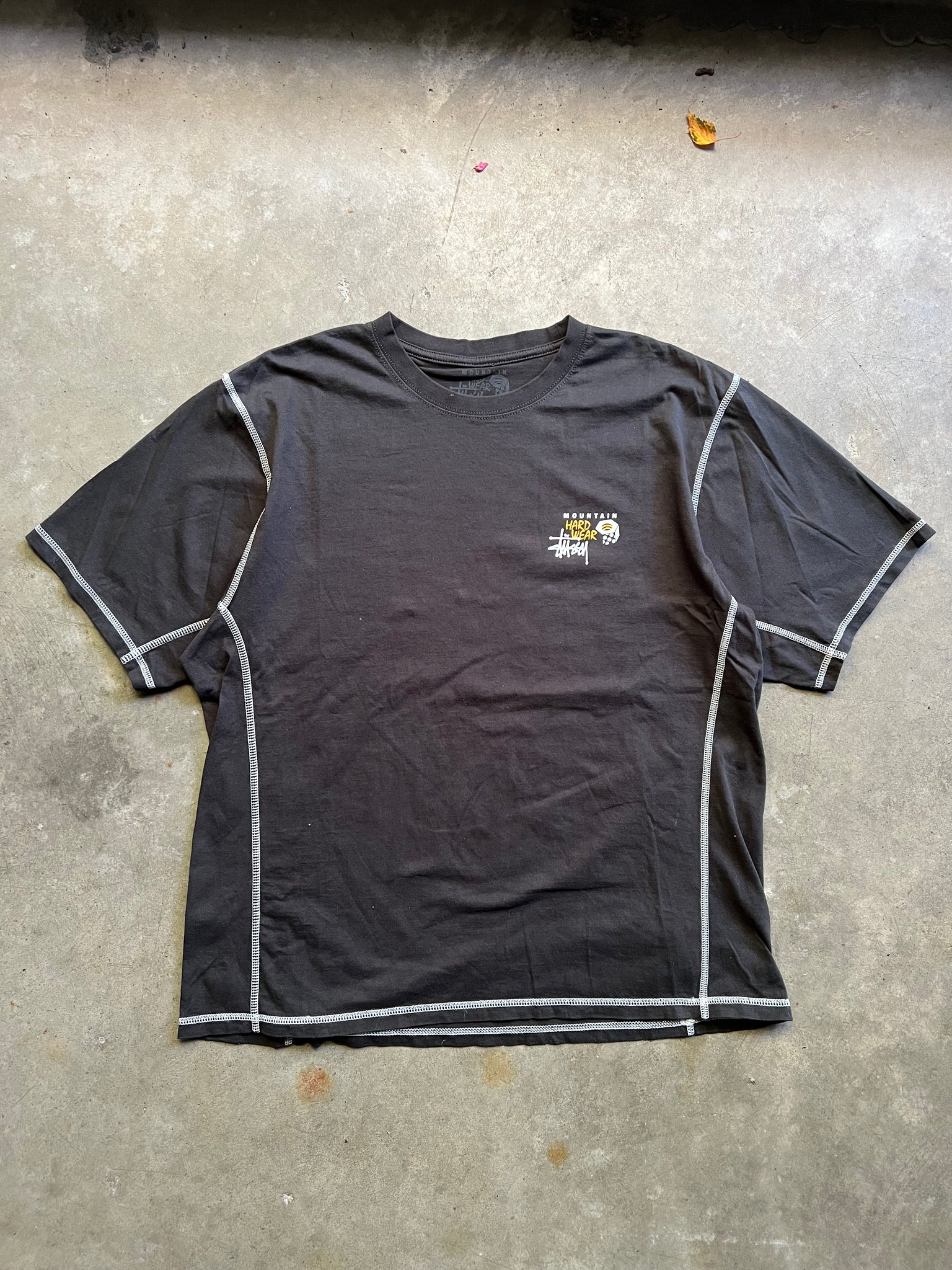 STUSSY X MOUNTAIN HARDWEAR TEE / MEDIUM