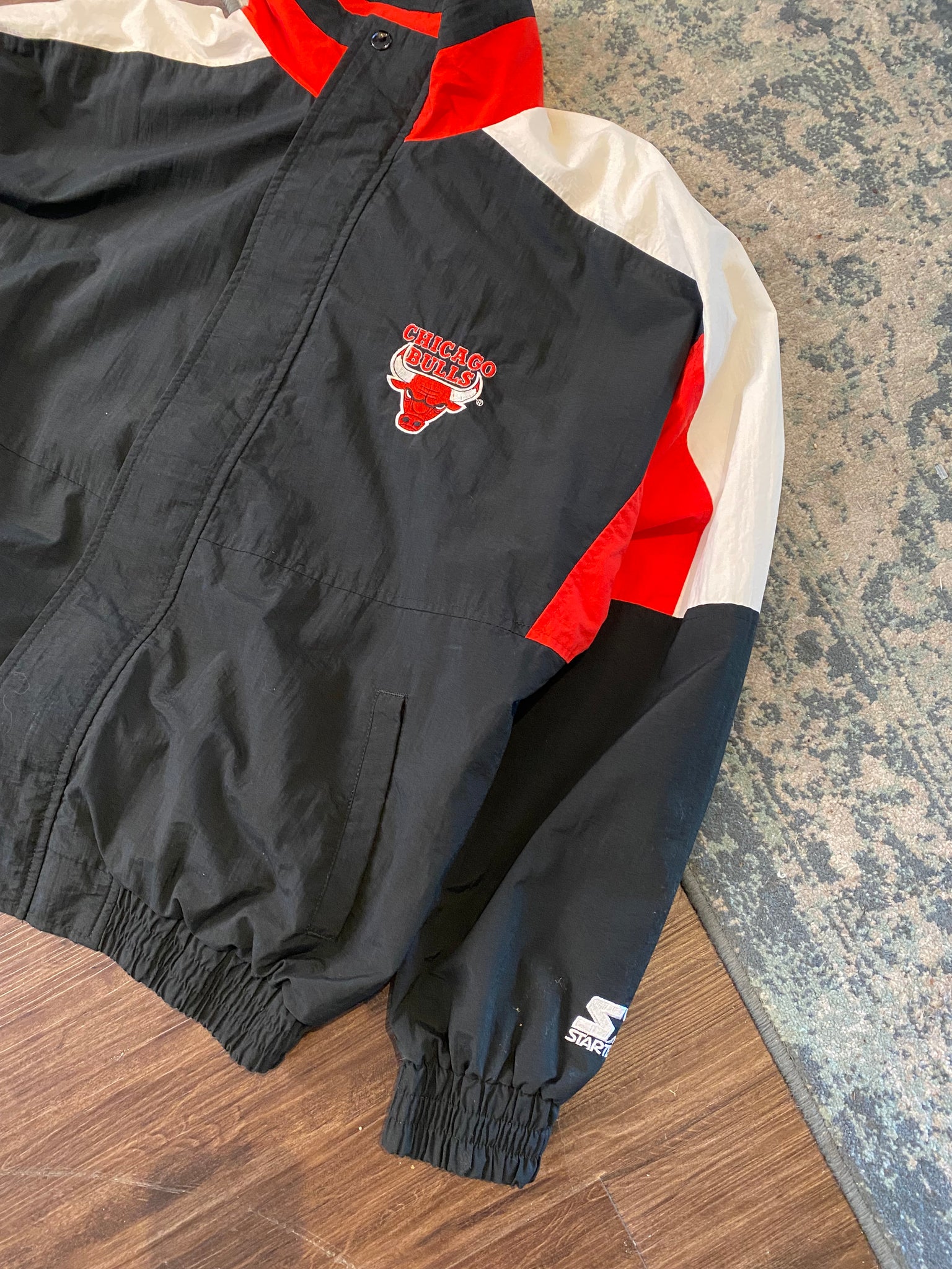 CHICAGO BULLS WINDBREAKER BY STARTER / LARGE