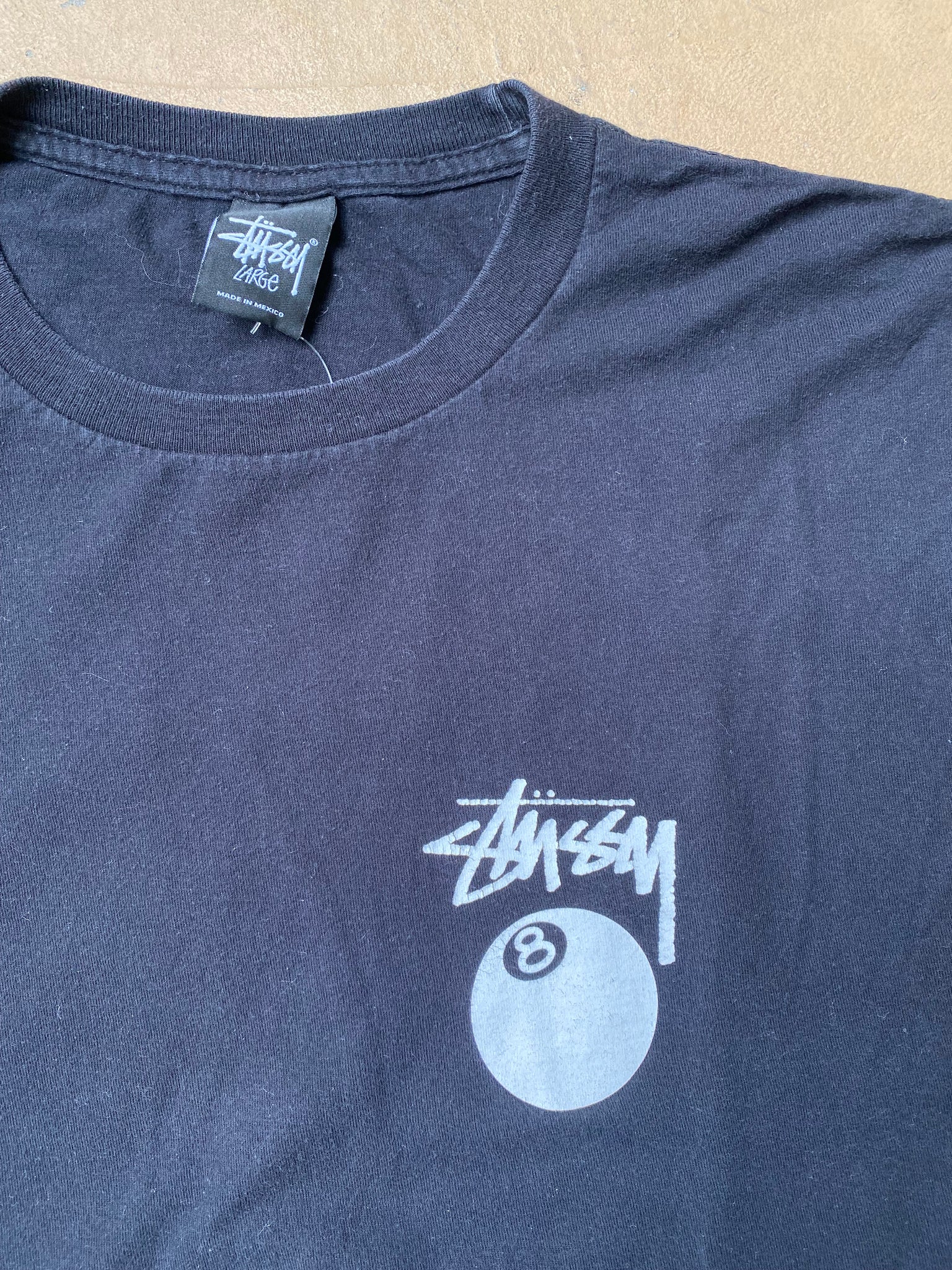 STUSSY 8BALL TSHIRT / LARGE