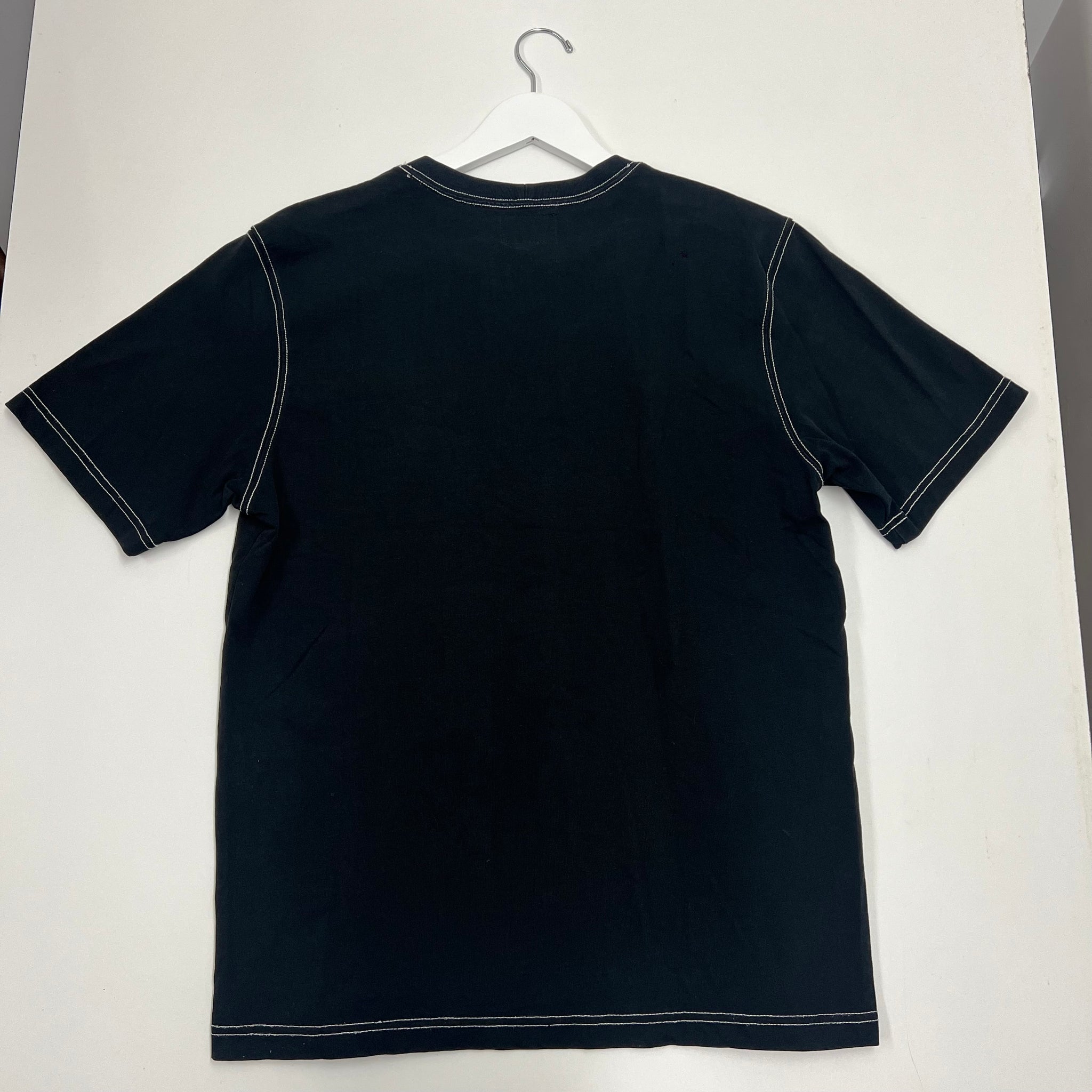 constrast stitching detailing back