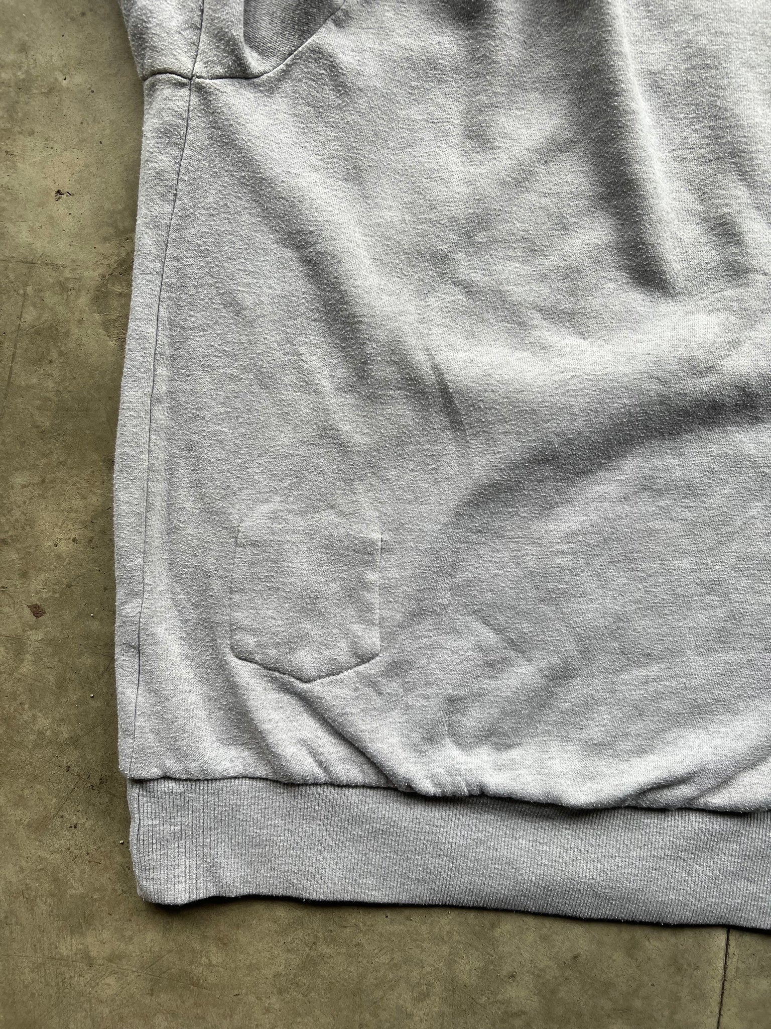 TRIPLE FIVE SOUL GREY CREWNECK / LARGE