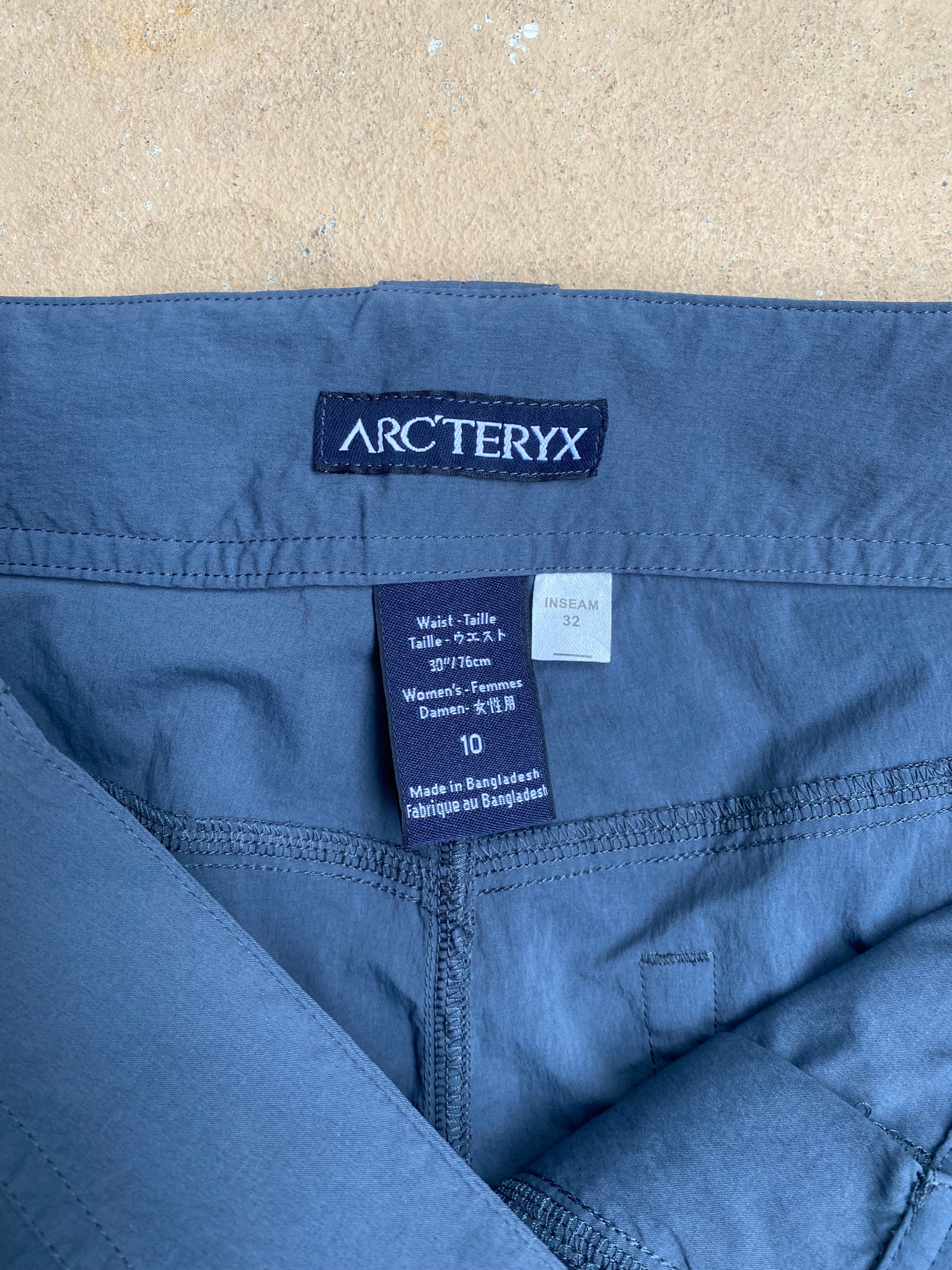 ARCTERYX WOMENS NAVY TREK PANTS / 34X32