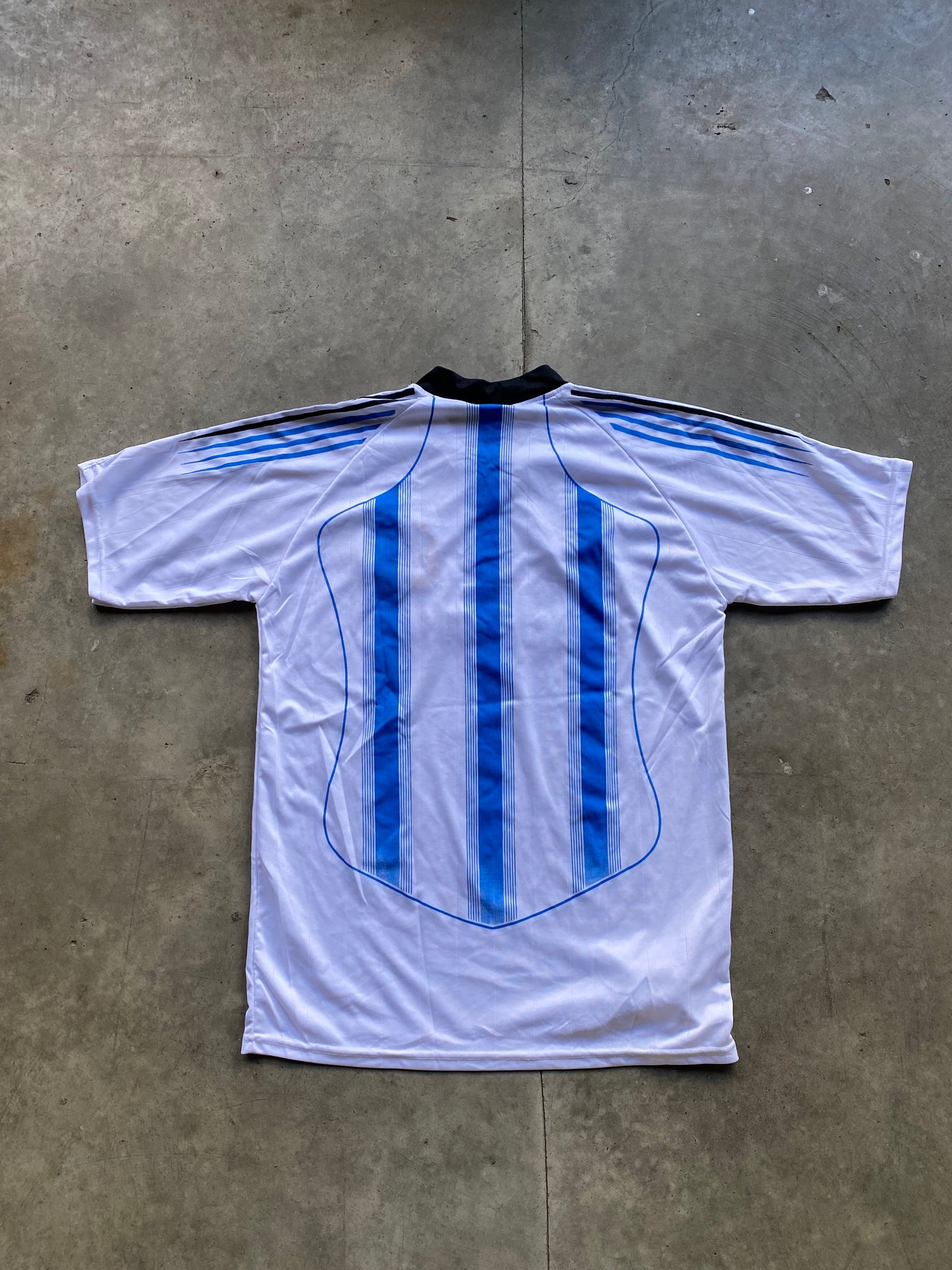 ARGENTINA DEMBERS JERSEY / MEDIUM