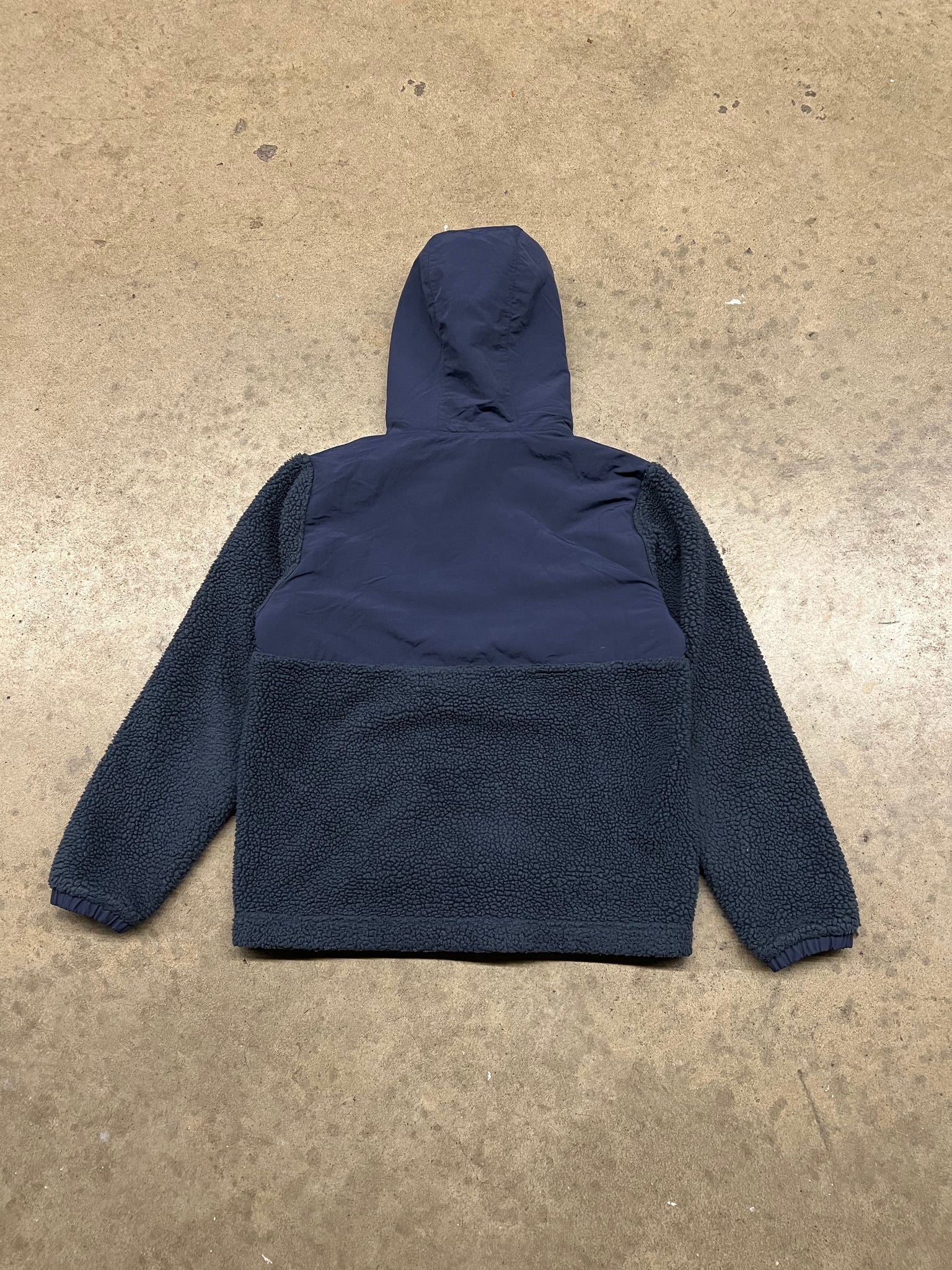 Patagonia hooded fleece sweater / small