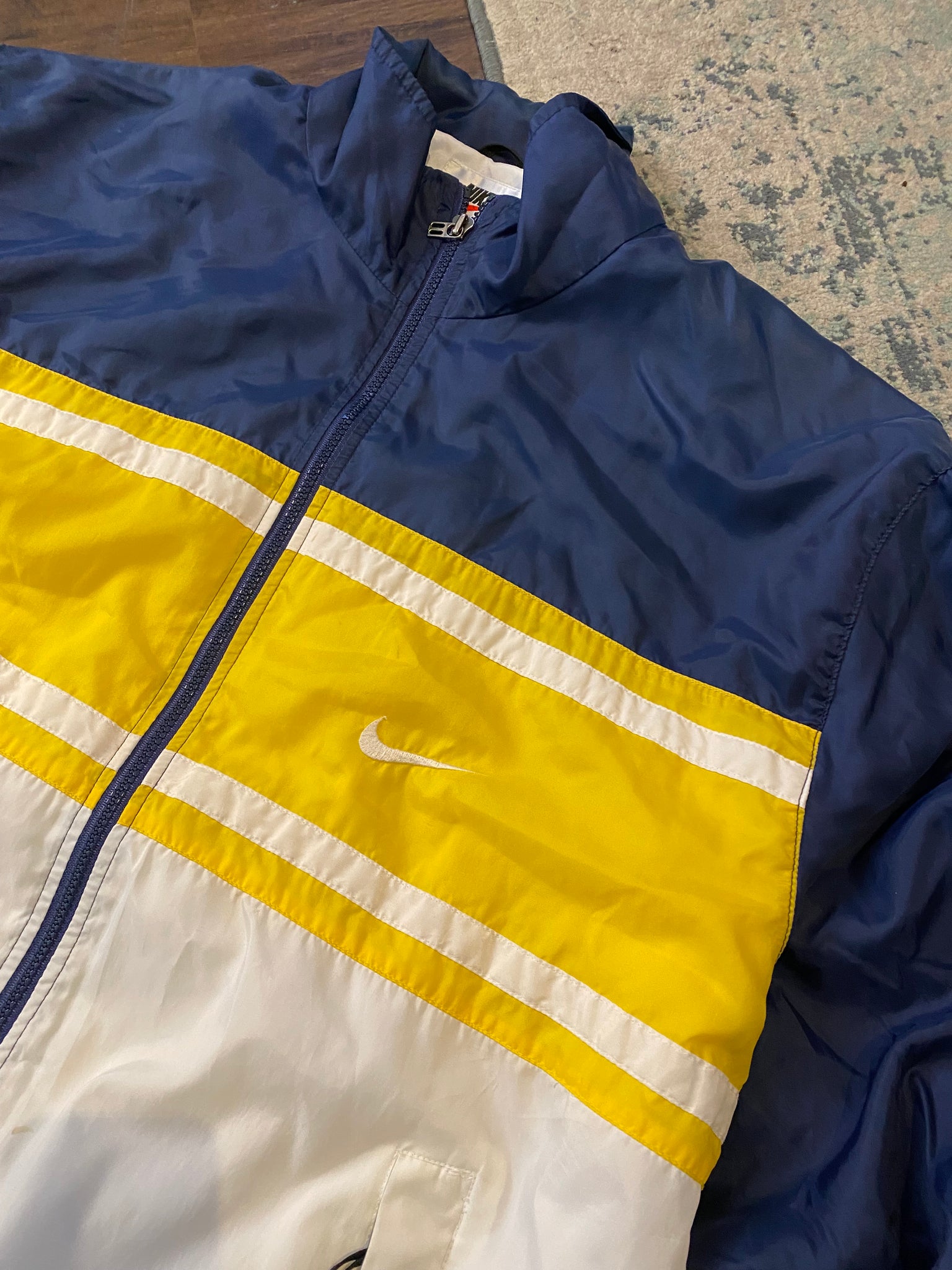 NIKE 90'S NAVY/YELLOW WINDBREAKER / LARGE