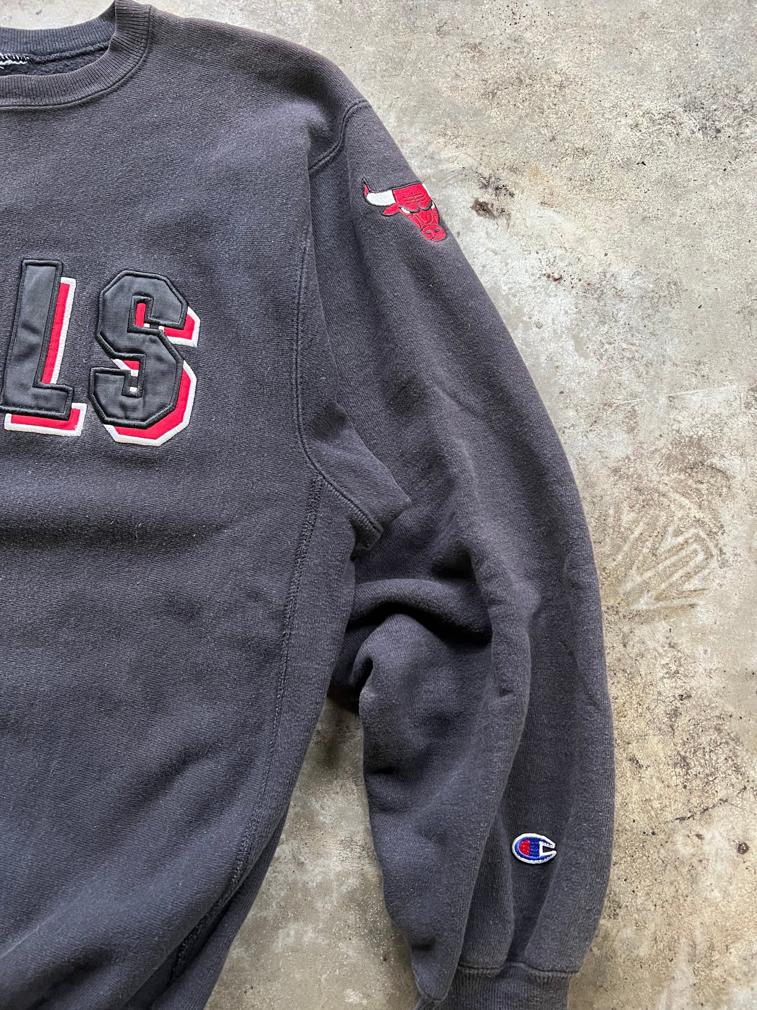 BULLS CHAMPION CREWNECK / LARGE