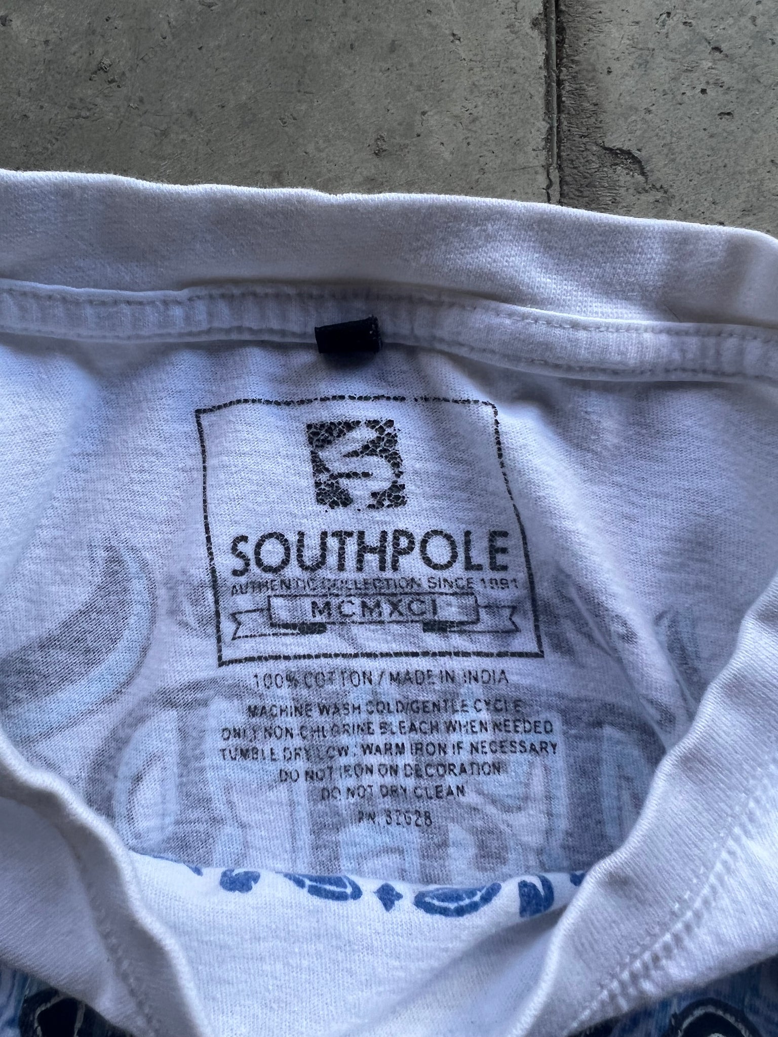 SOUTH POLE TSHIRT / LARGE