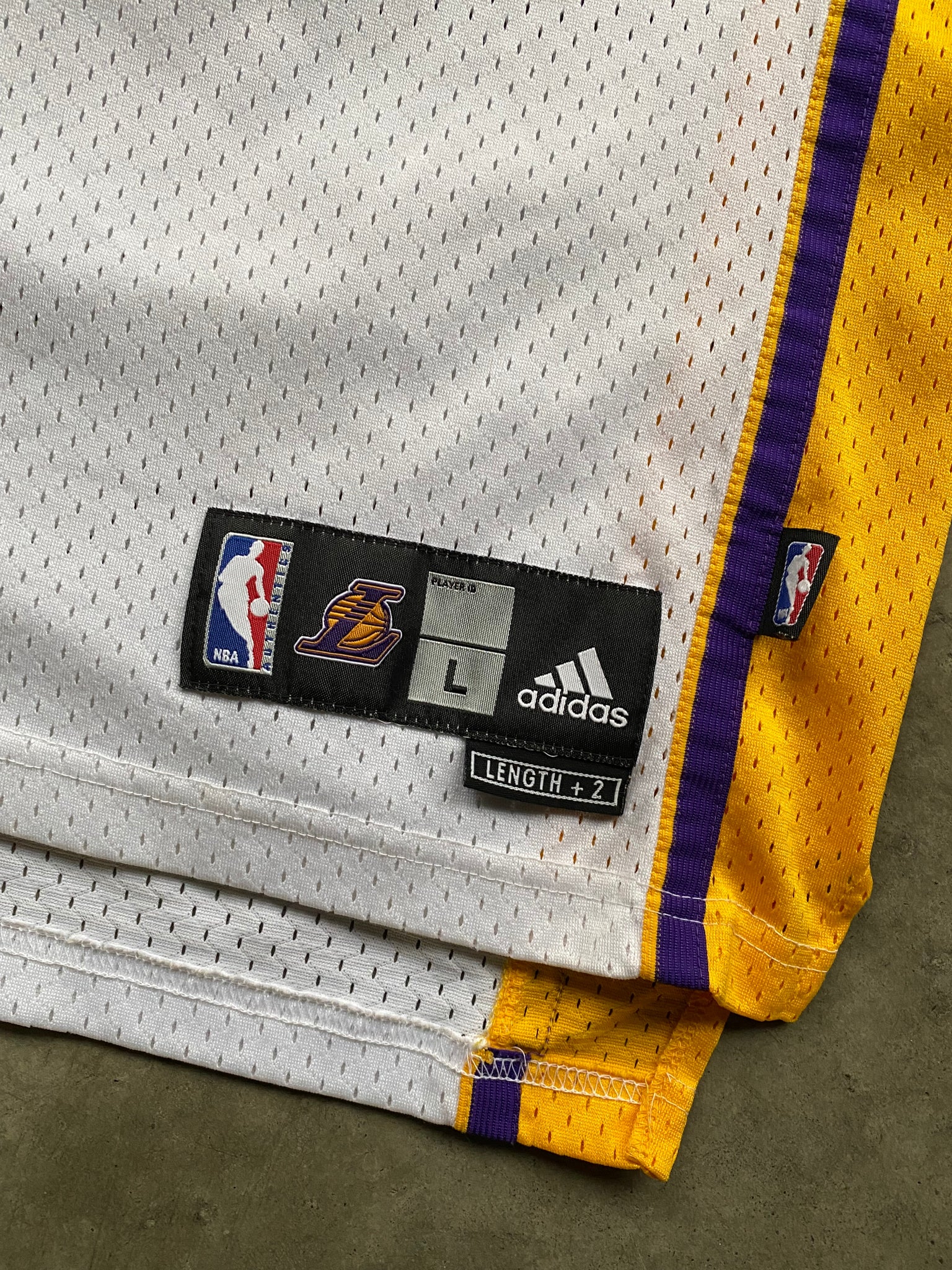 ADIDAS BRYANT LAKERS JERSEY / LARGE