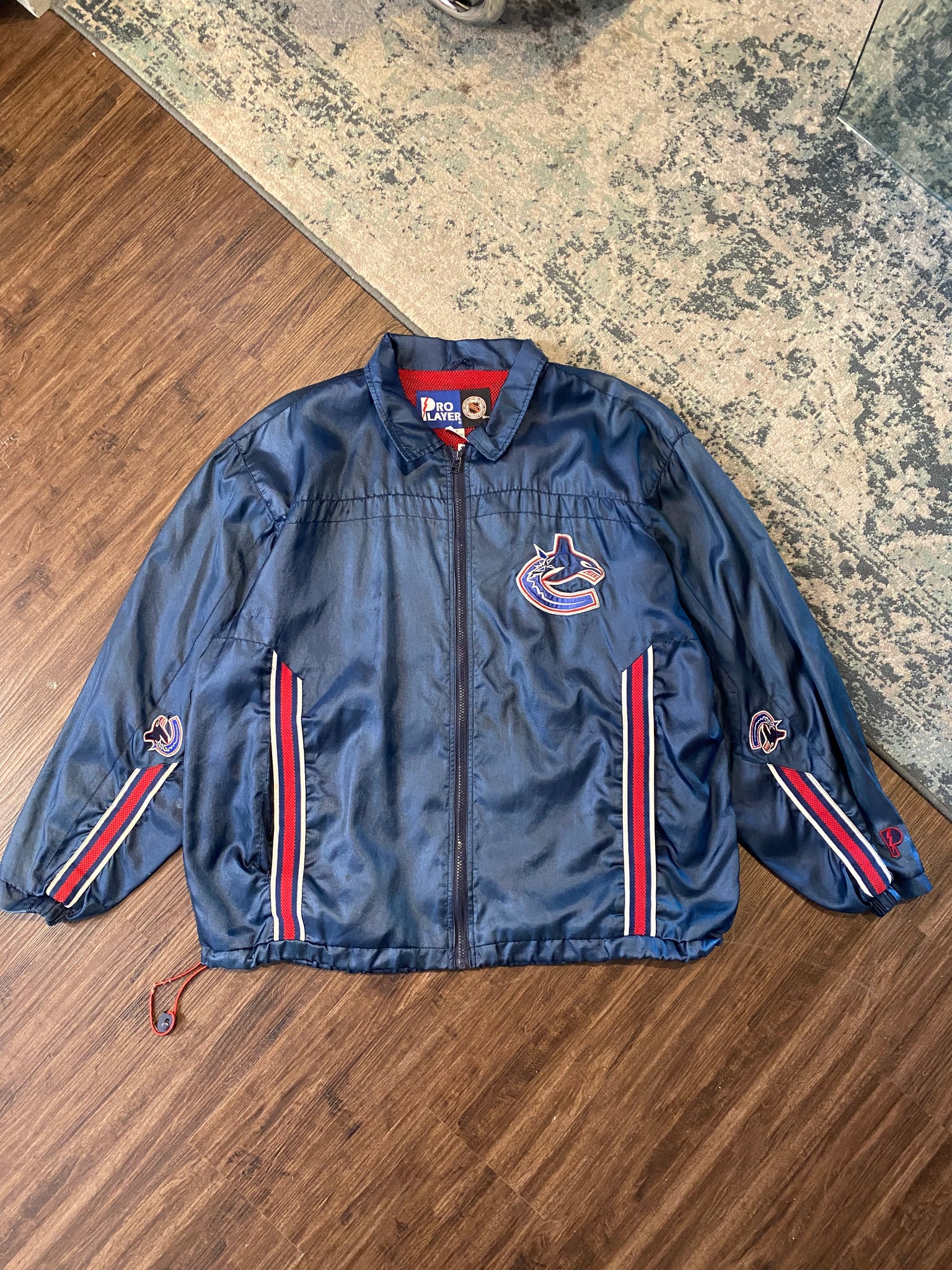 CANUCKS COACH JACKET BY PROPLAYER / LARGE