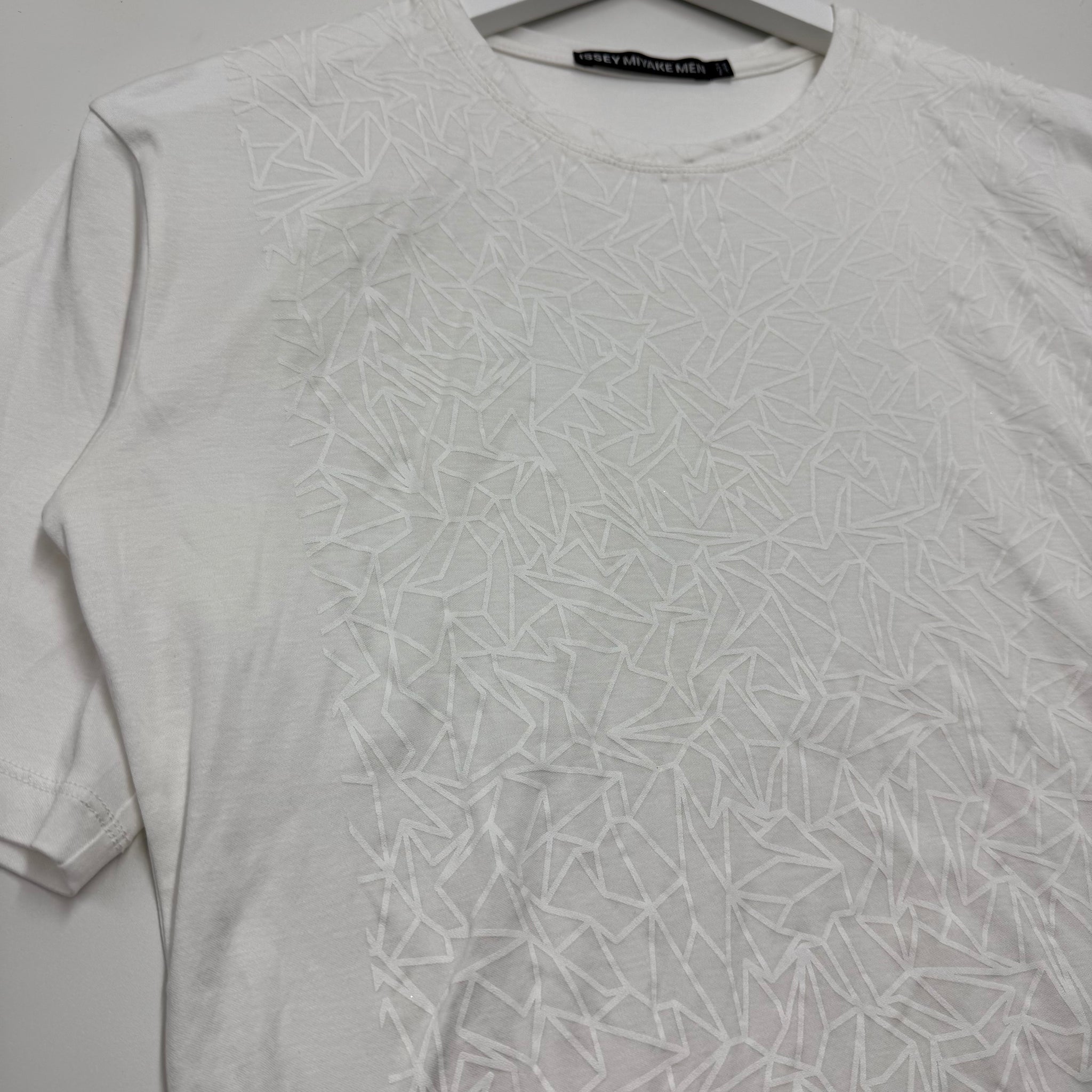 issey miyake geometric tee / Small