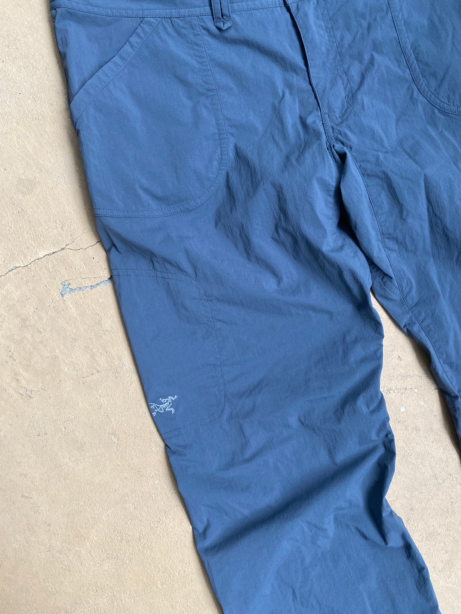 ARCTERYX WOMENS NAVY TREK PANTS / 34X32