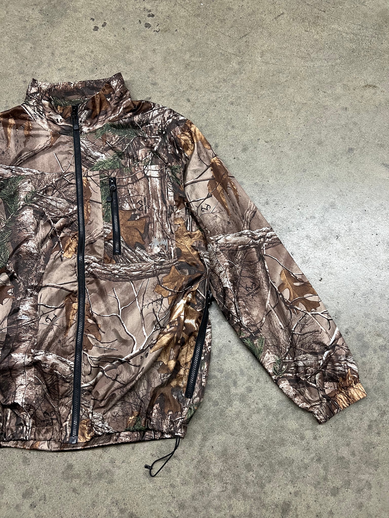 STUSSY MICRO-RIP REALTREE WINDBREAKER / LARGE