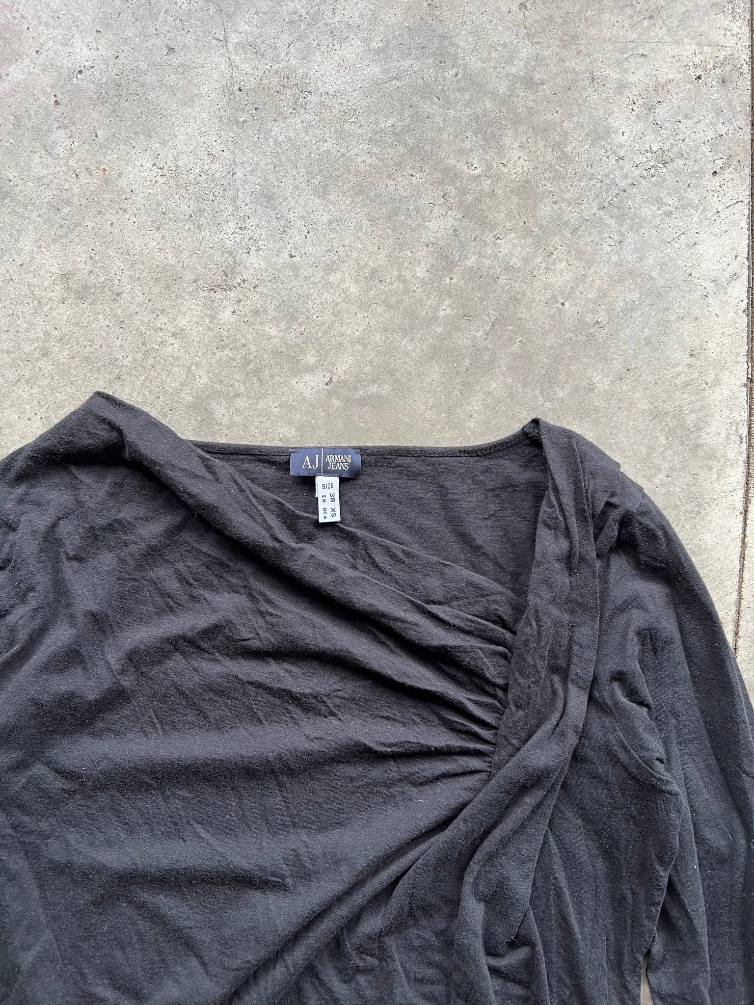 ARMANI EXCHANGE BLACK LONGSLEEVE / XSMALL