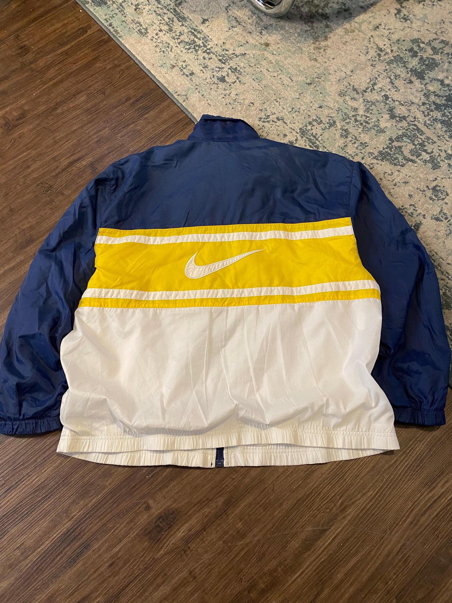 NIKE 90'S NAVY/YELLOW WINDBREAKER / LARGE