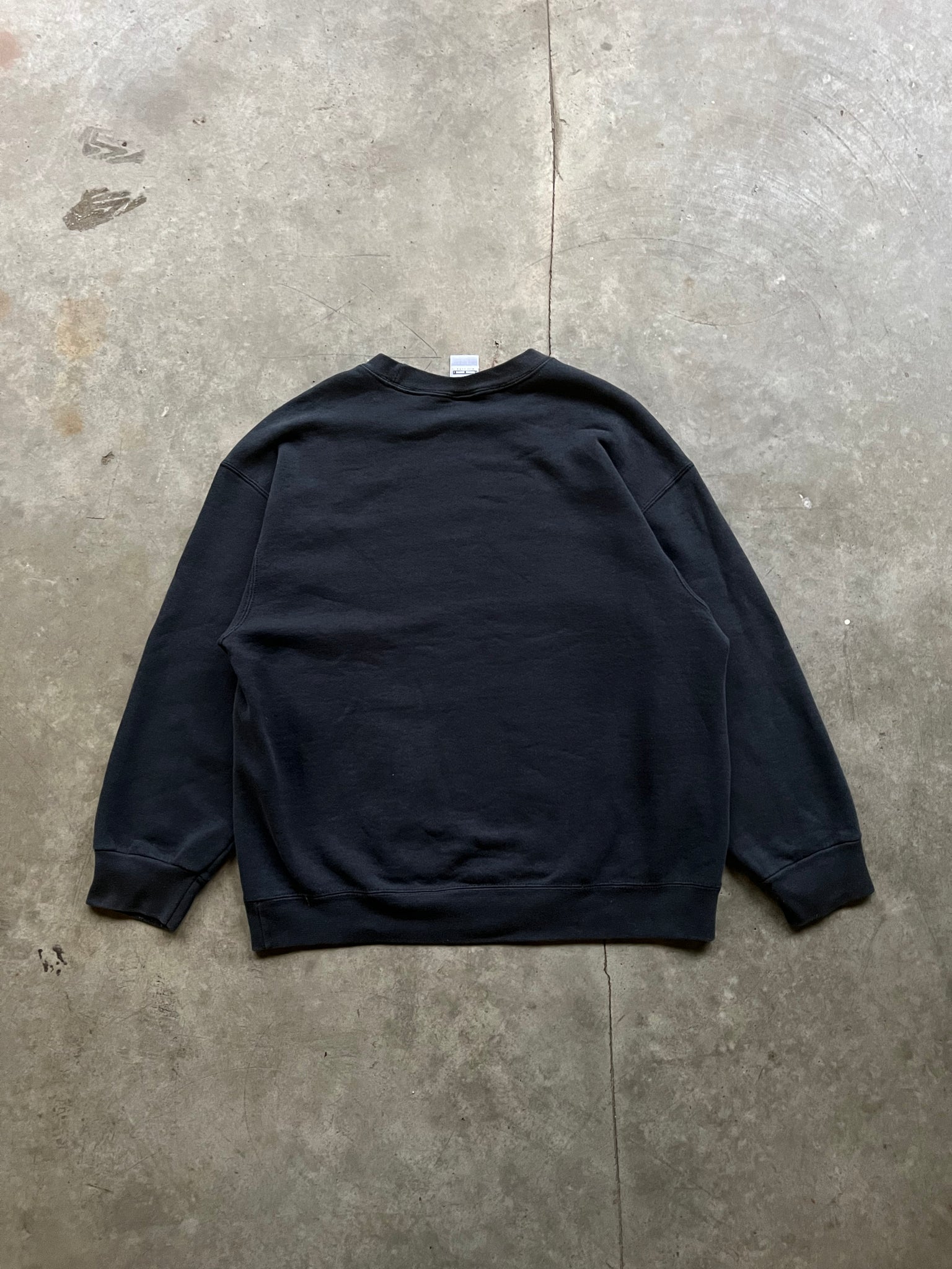 NIKE BLACK CHEST LOGO CREWNECK / LARGE