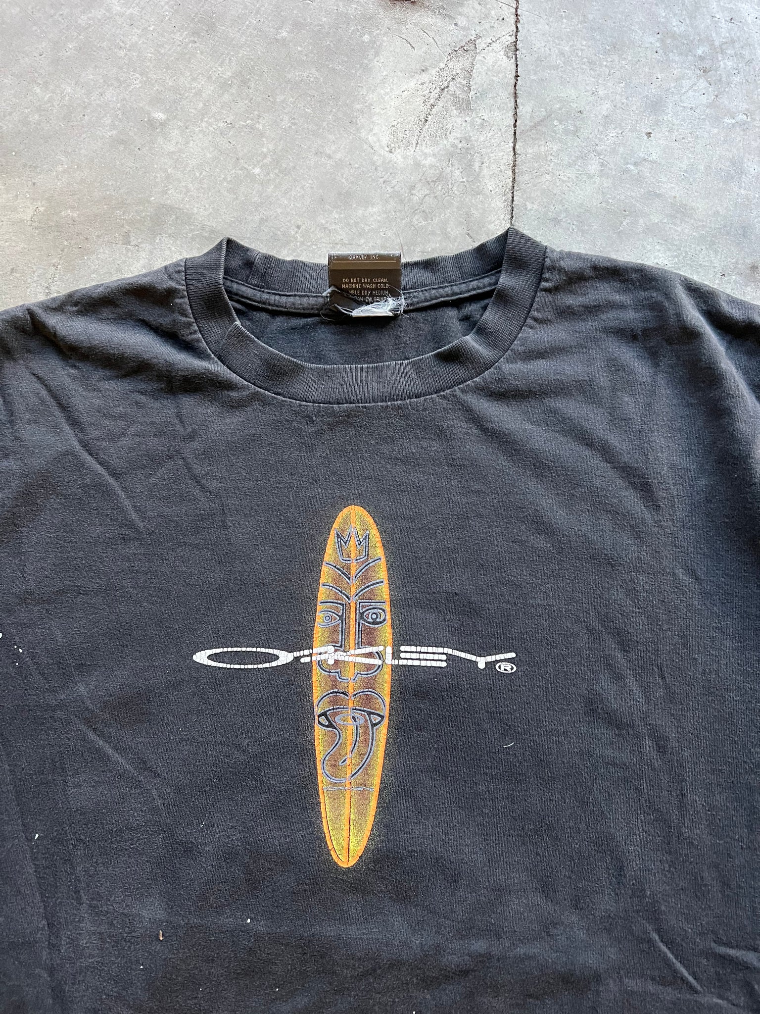 OAKLEY SOFTWARE 'SURFBOARD' TEE / LARGE