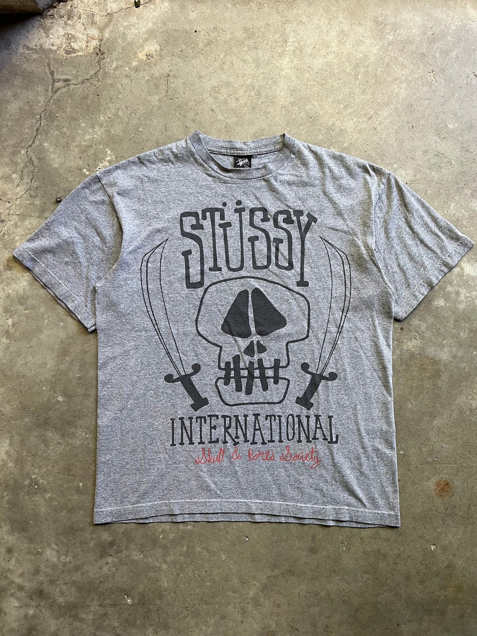 STUSSY INTERNATIONAL SKULL TSHIRT / LARGE