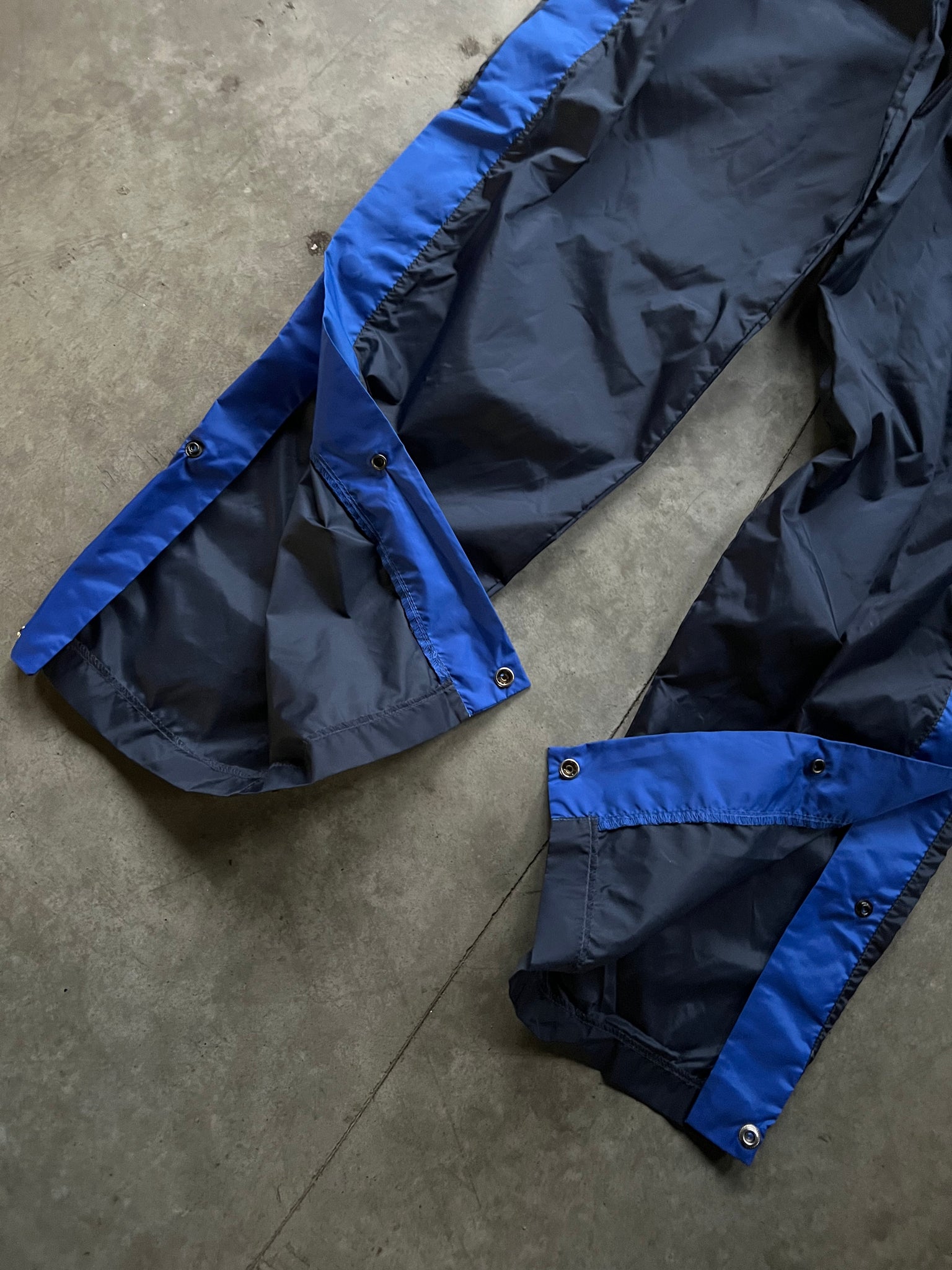 NIKE BLUE TEARAWAY PANTS / 27X32